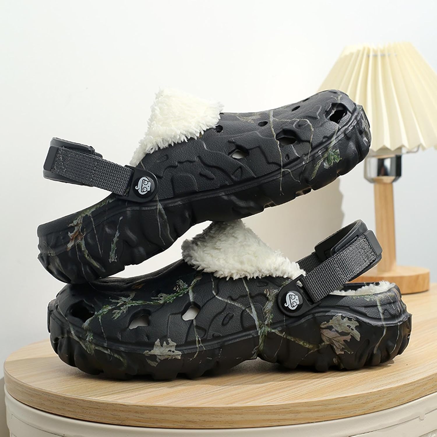 Garden Shoes Men's Faux Fur Lined Clogs Winter Warm Fuzzy House Slippers Non-Slip Mules for Indoor Outdoor