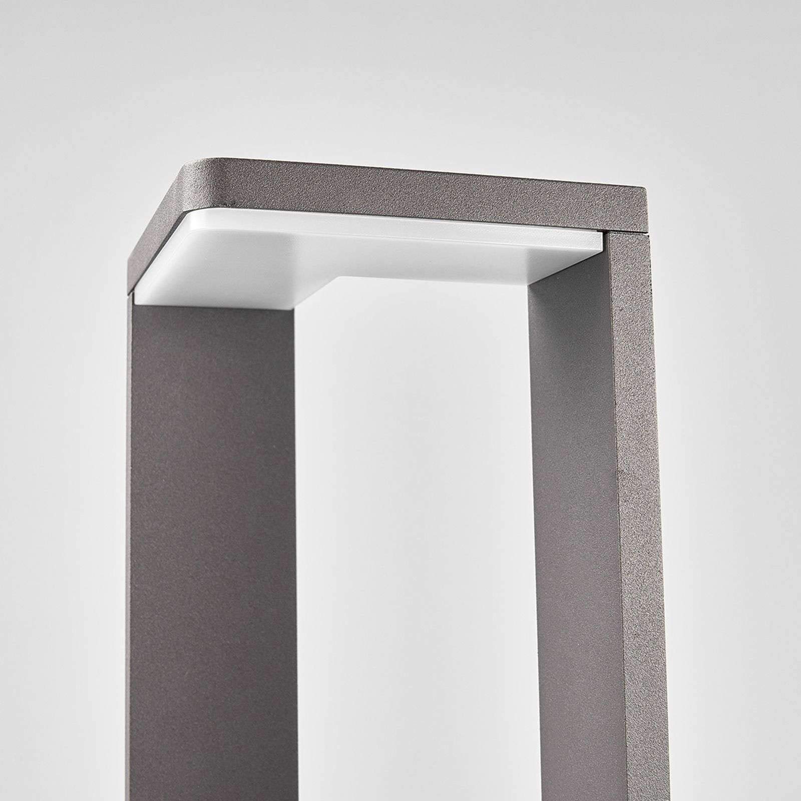 Lucande LED Außenleuchte Jeny (spritzwassergeschützt (Modern) in Schwarz aus Aluminium (1 flammig,) - Wegeleuchte Pollerleuchte Wegelampe Sockelleuchte