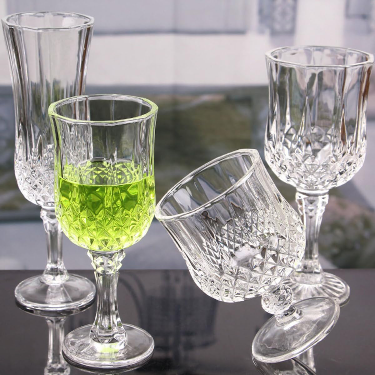 FOMIYES 4 Stück Weißweingläser aus Glas Mattiert mit Schliff Party Kelche für Wein und Cocktails Vielseitige Trinkgläser für Küche und Bar