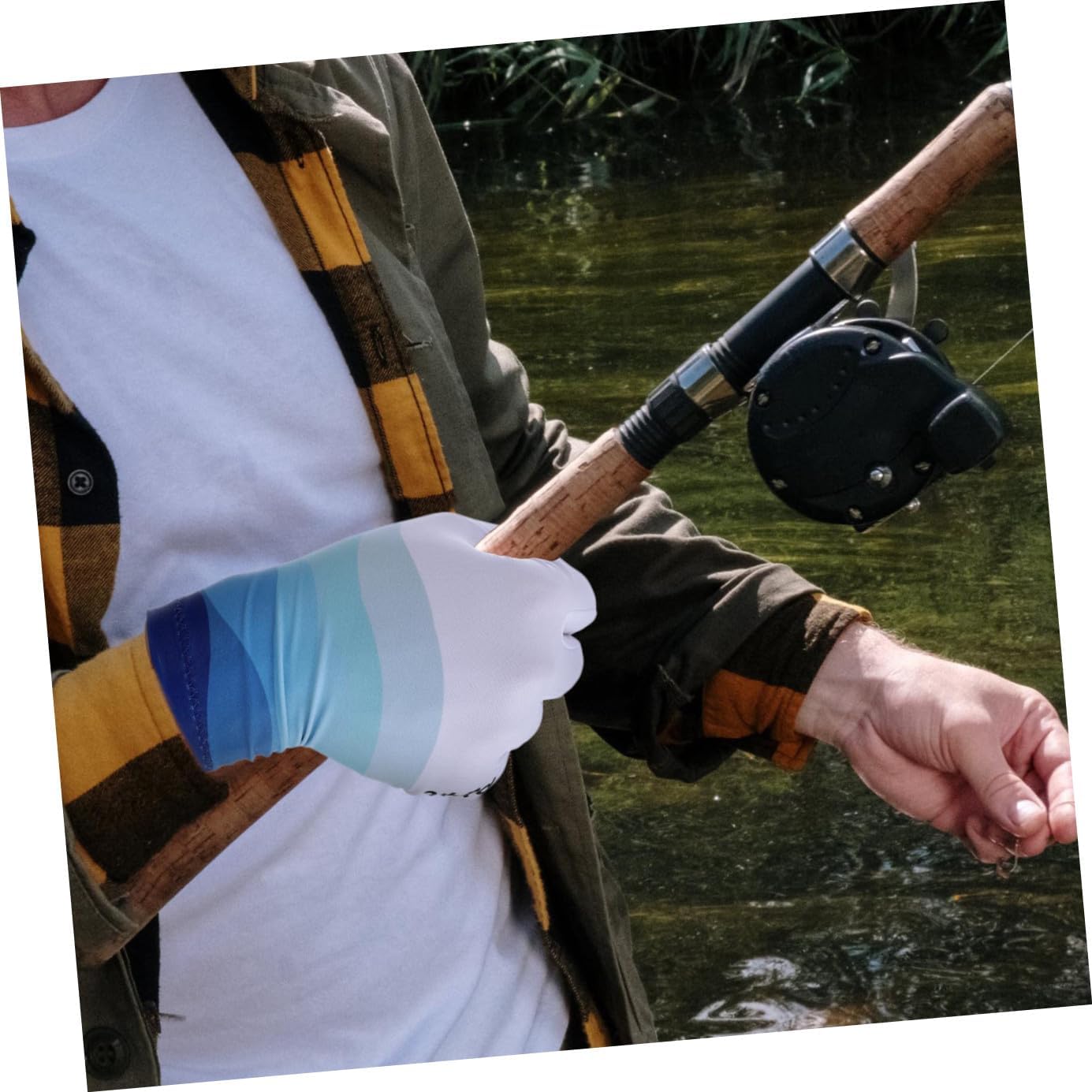 ibasenice UV Protection Fishing Gloves Half-Finger Sun Protection Mitts, Lightweight Breathable Summer Gloves for Outdoor Fishing and Hiking, Size M Blue