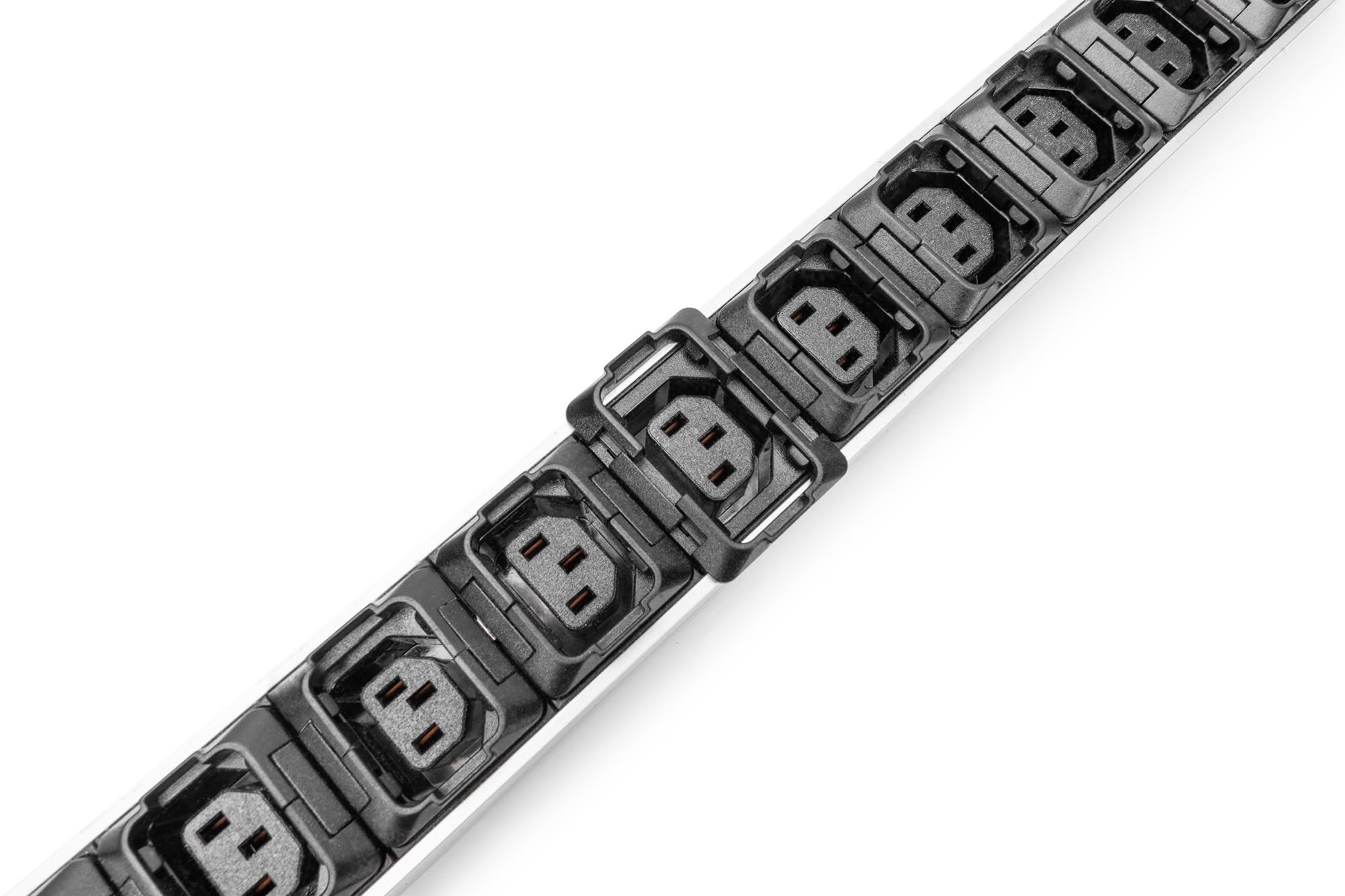 DIGITUS IT BASIC PDU VERTICAL 16A 1-PH 24XC13 3XC19 3M CABLE PLUG