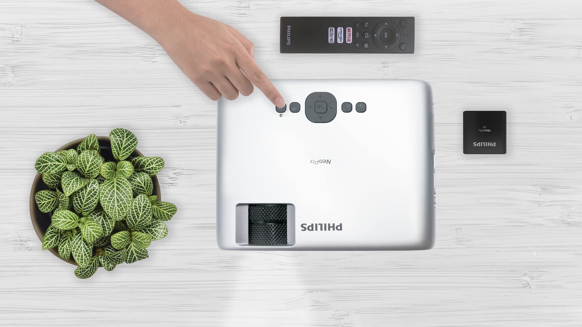 Philips NeoPix Ultra One+, proiettore True Full HD con Dongle TV Android, Chromecast integrato, HDMI