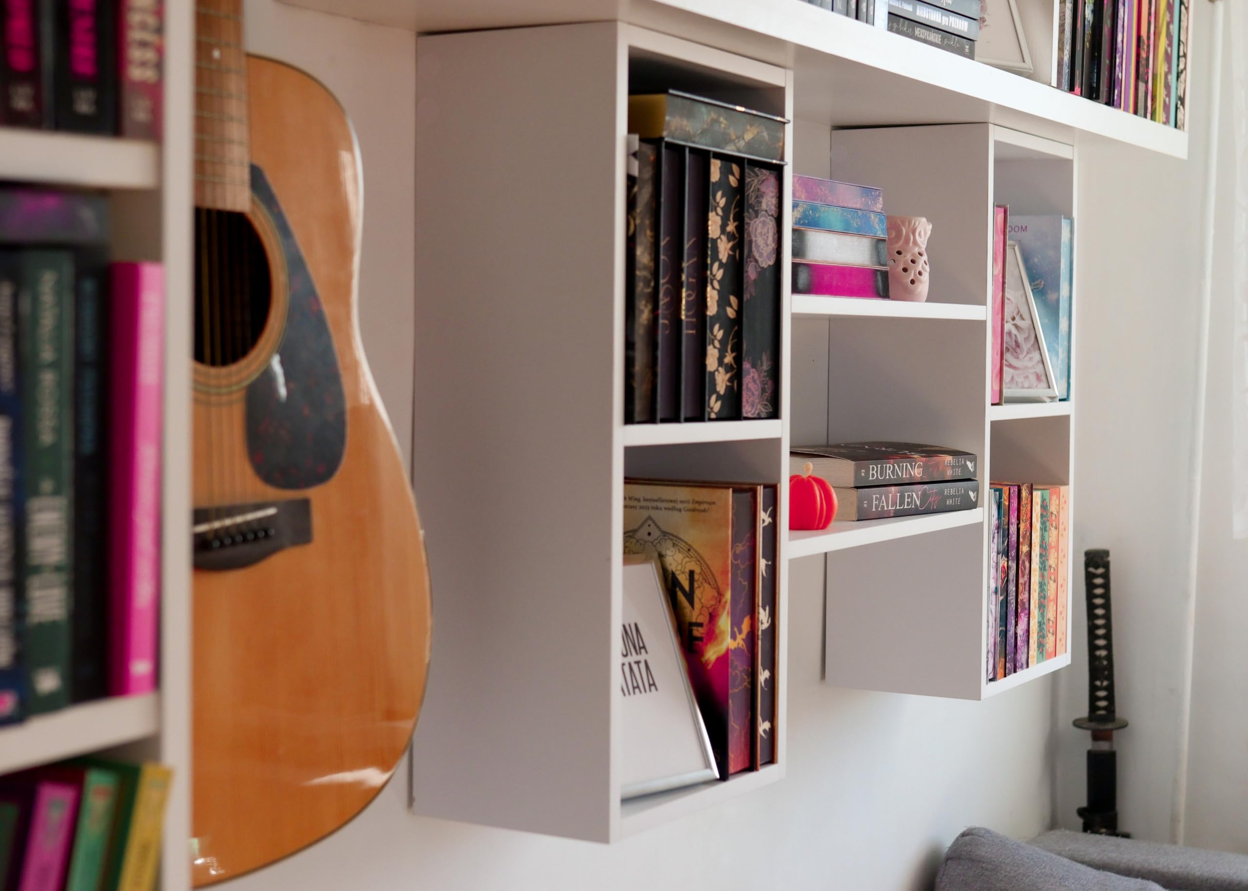 Bücherregal - Wandregal - Hängeregal - Schweberegal - Würfelregal 102x60x18 cm, Regal schmal - Deko Wohnzimmer - Regal Weiß - Regale für Küche, Badezimmer, Wohnzimmer, Schlafzimmer - FTS 1