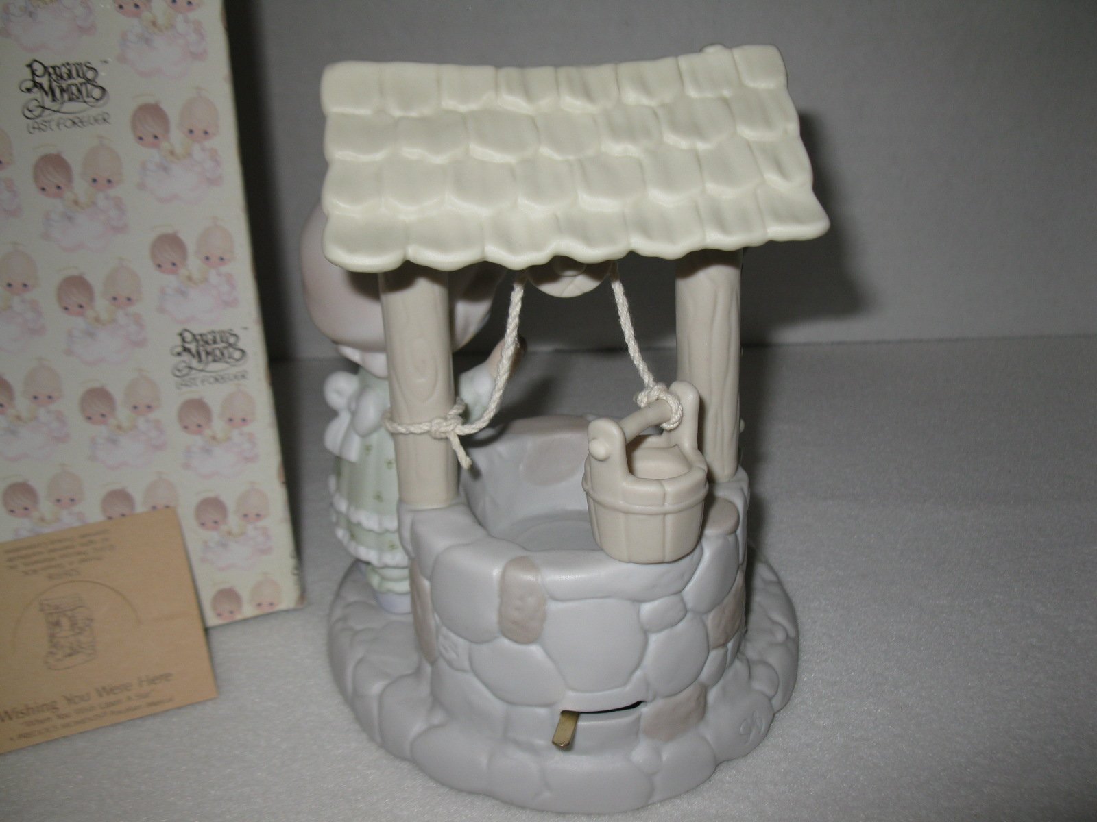 Precious Moments Wishing Musical　オルゴール Precious Moments 232108 You're My Honey Resin/Glass Musical Snow Globe