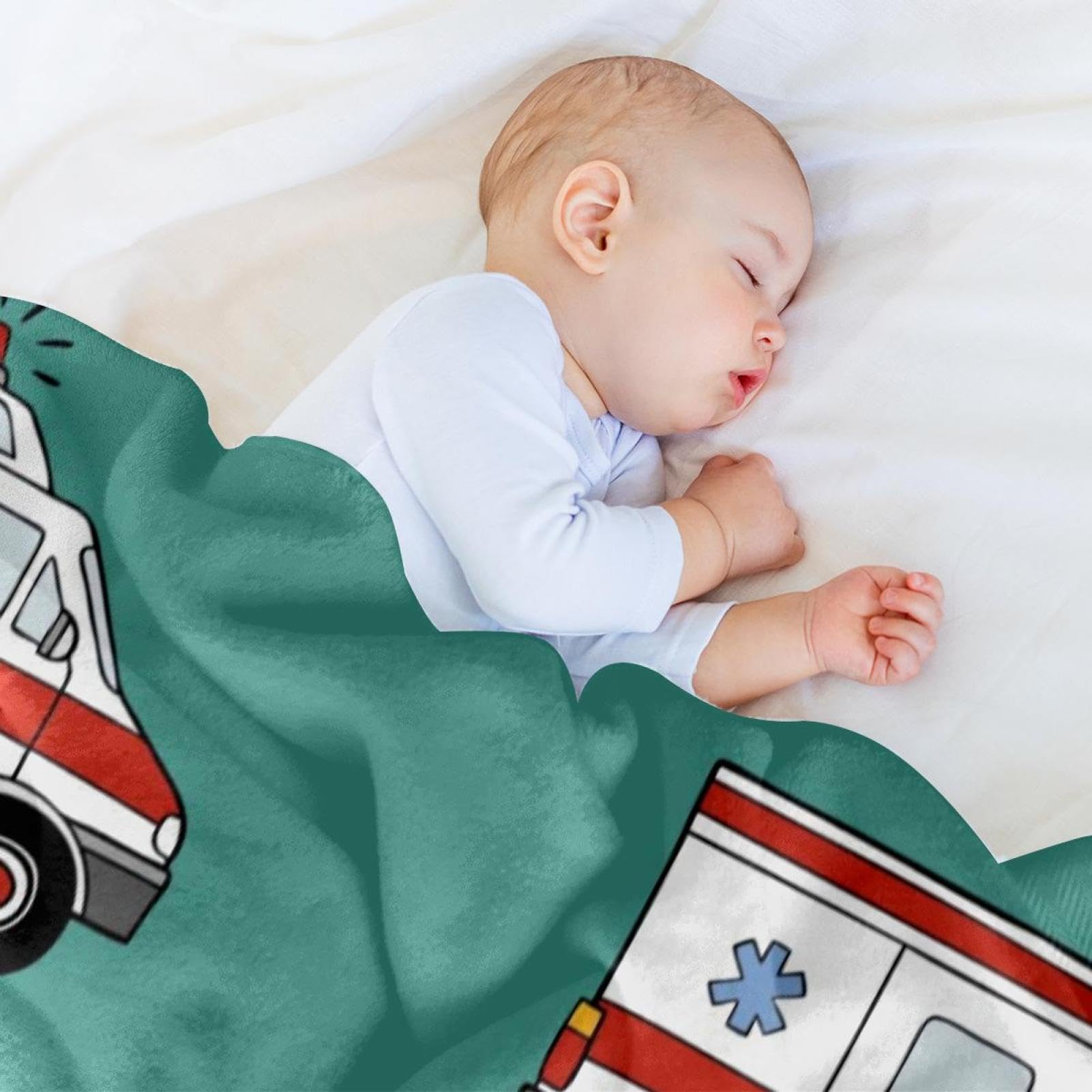 Couverture douce et confortable à motif voitures d'ambulance pour adultes et enfants, couverture polaire en microfibre légère pour canapé, lit, canapé, voyage, 150 x 200,7 cm