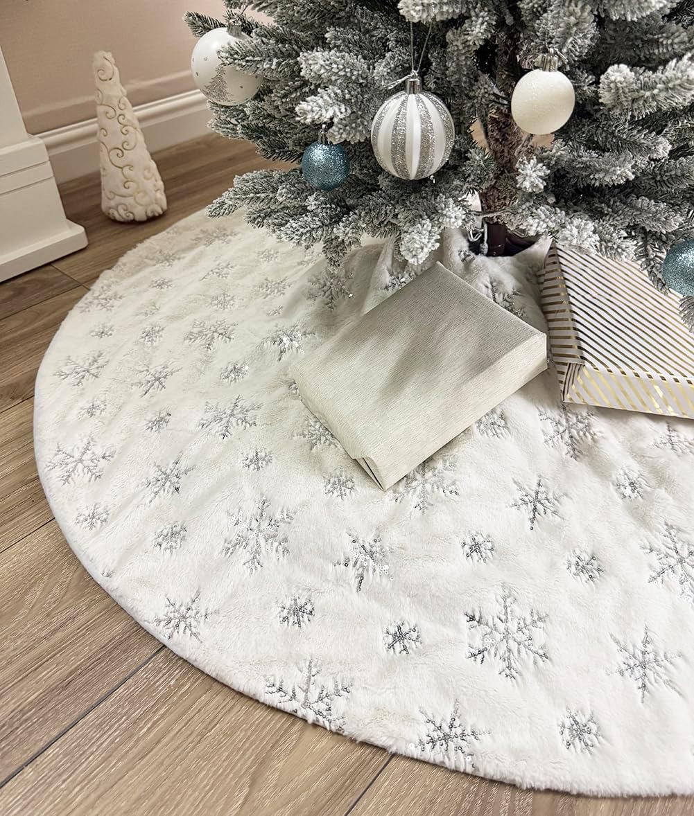 AOGU 48 Inch Sequin Faux Fur Christmas Tree Skirt Decoration for Merry Christmas Party White Plush Gold Sequin Snowflake Xmas Christmas Tree Skirt Decorations