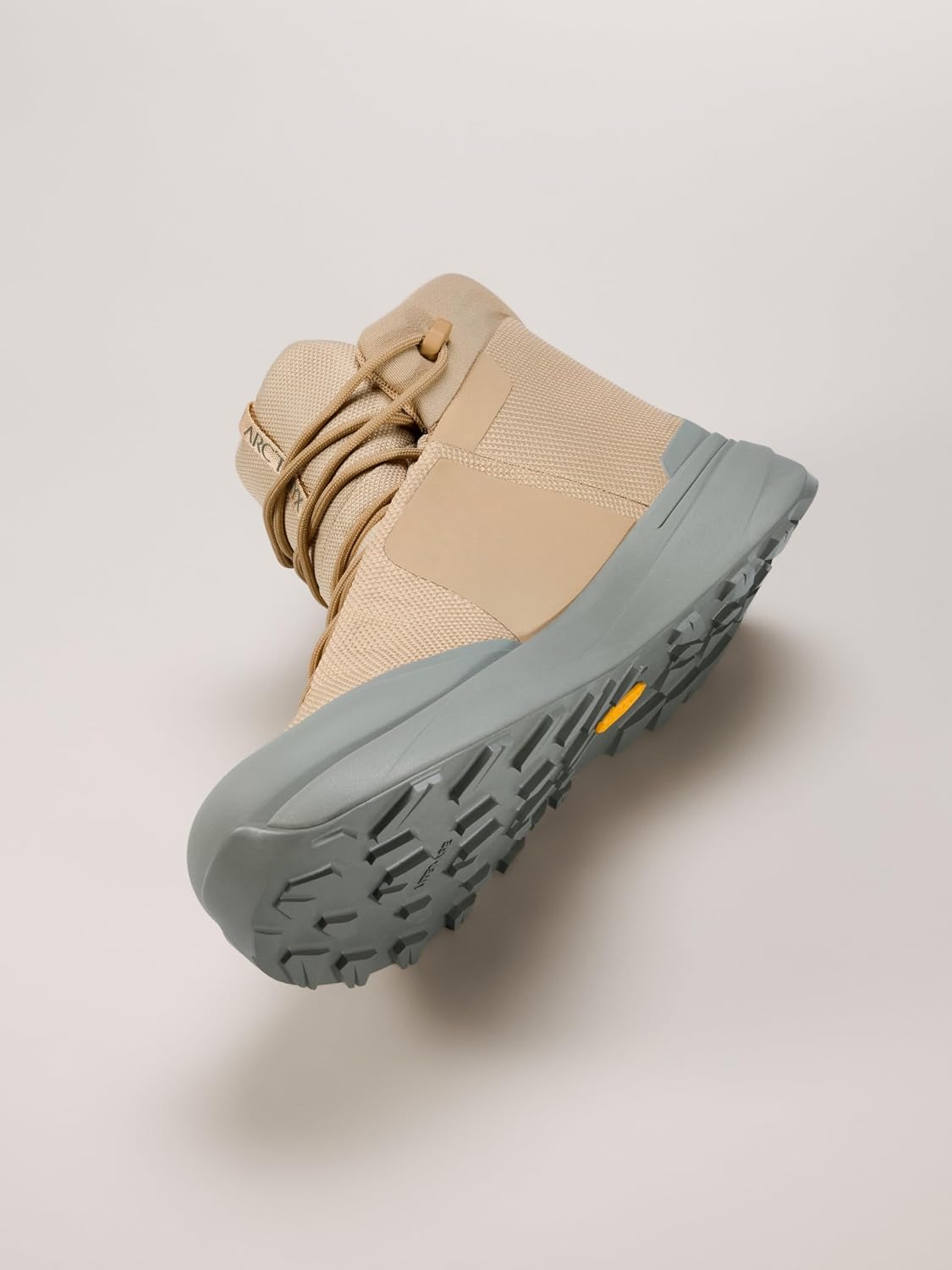 Arc'teryx Kopec Mid GTX Boot Men's | Mid-Height Hiking and Trekking Mens Shoes | Megagrip Outsole - Waterproof Shoe