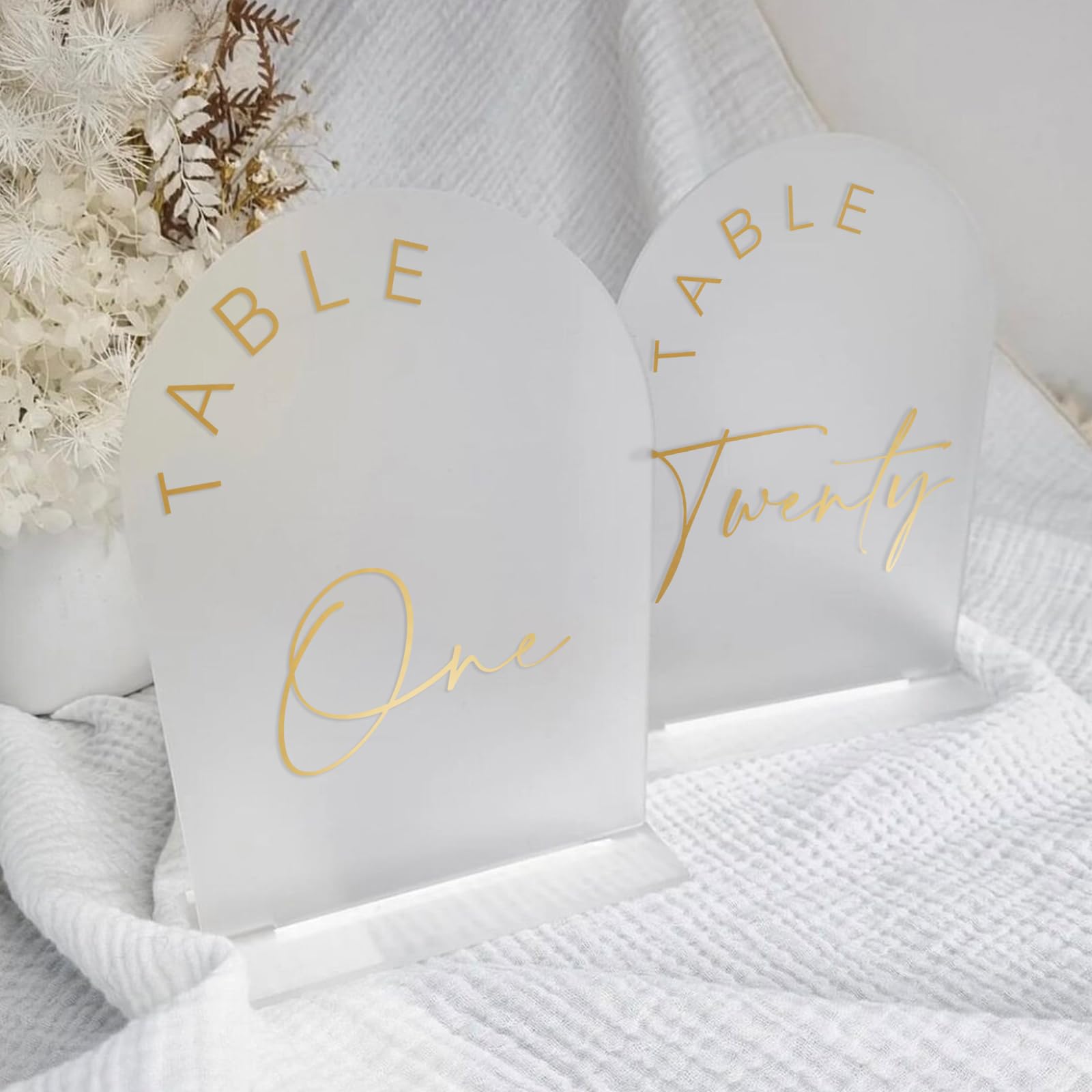 Tischnummern 1-20 mit Ständer, mattierter Bogen, 12,7 x 17,8 cm, mattiertes Acryl-Schild mit goldener Schrift, mattierte und goldene Tischnummern für Hochzeit
