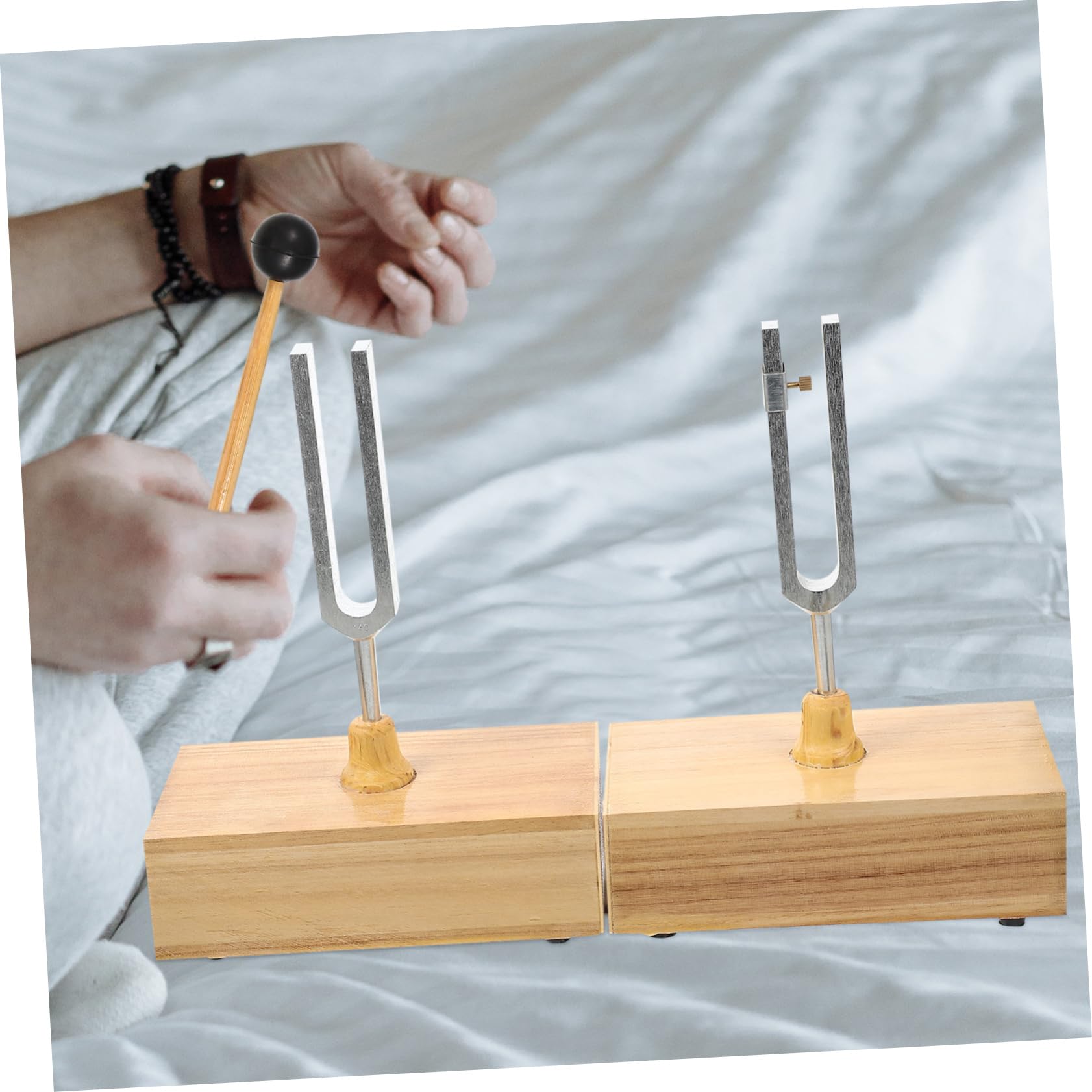 Toyvian Stimmgabel 440 Hz für Physikalische Akustikexperimente mit Hammer und Holzsockel Stabile Aufstellung Klarer Klang