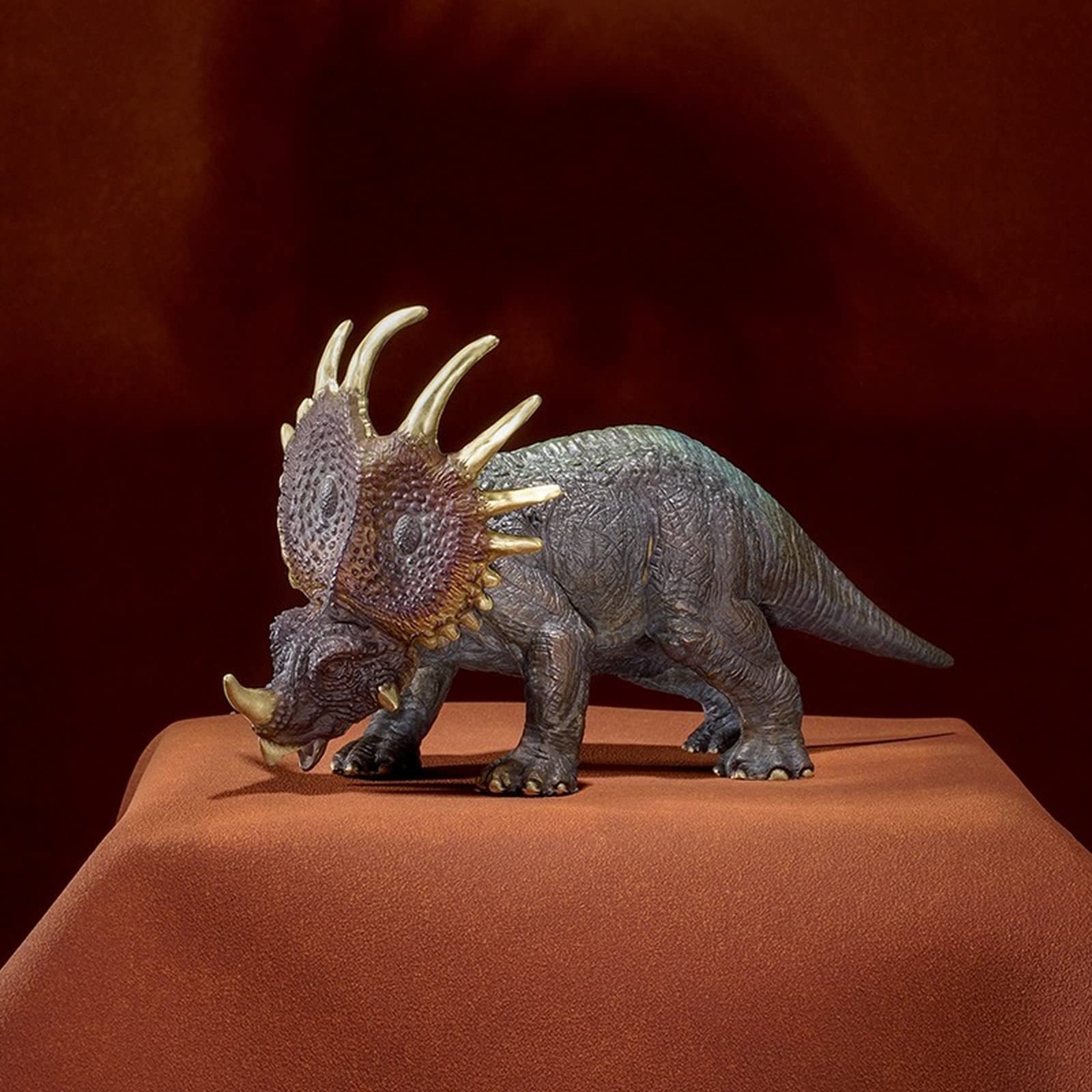 CNCNSH Mosiężna figurka dinozaura na stole, statua jurajskiego styrakozaura, dekoracja dekoracyjna do gabinetu, kolekcja rzeźb z brązu bydła zwierzęcego,