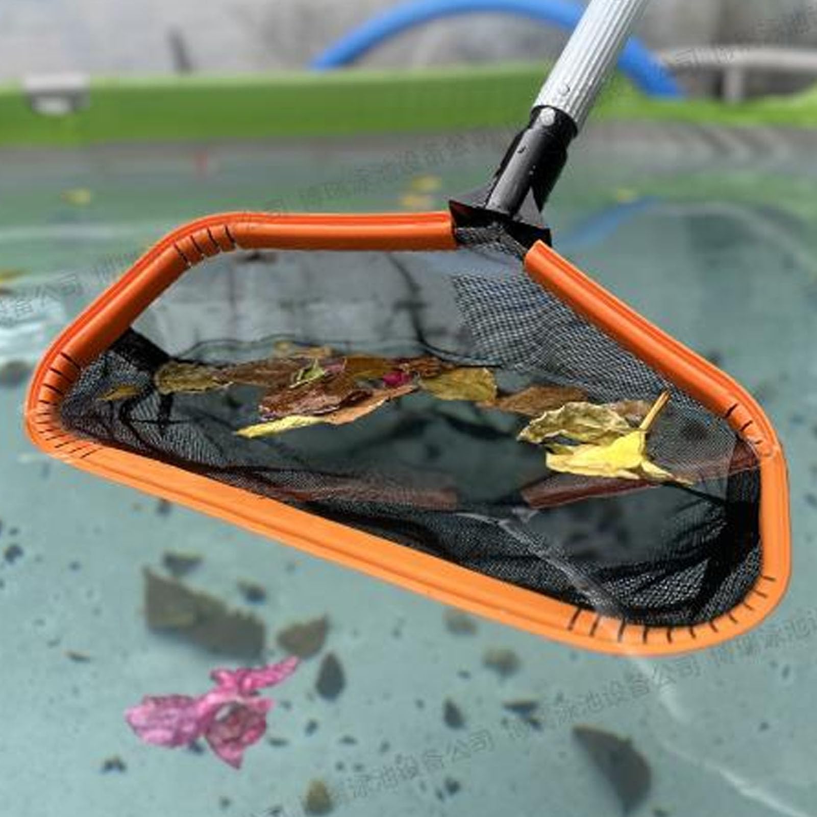 Épuisette de Piscine avec Sac à Mailles Fines et Cadre en Aluminium pour Un Nettoyage Rapide et Un ramassage Efficace des débris.