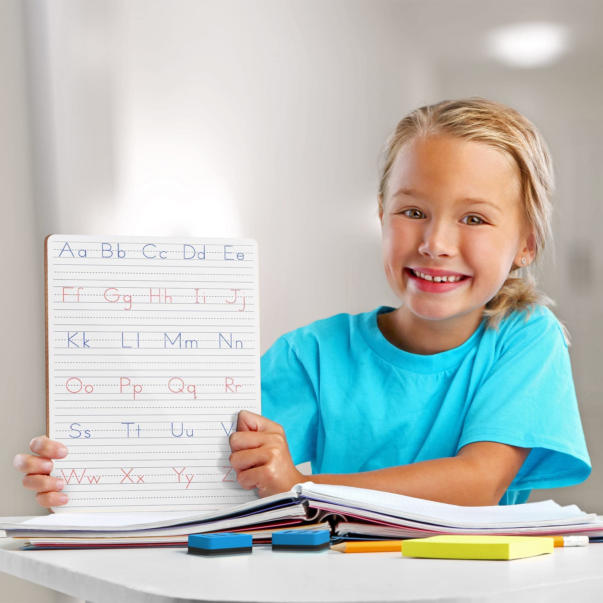 Paquete de 2 tablas de escritura a mano de borrado en seco para niños de 9 x 12 pulgadas, pizarra blanca para rastreo de letras para niños de 3 a 5 años, tarjetas de práctica del 4