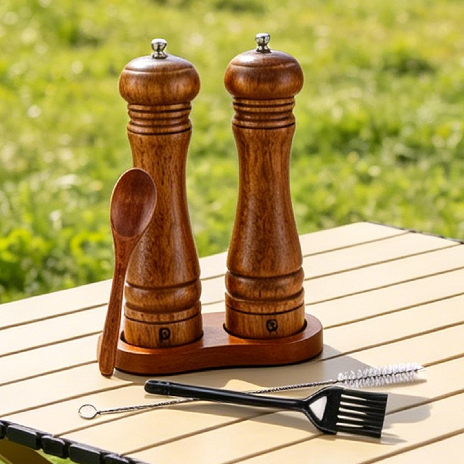Drewniany Zestaw Młynków Do Soli I Pieprzu 22 cm, Napełnialny, Regulowana | Młynki do soli i pieprzu kuchnia, wewnątrz i na zewnątrz, grillowanie, piknik, stół
