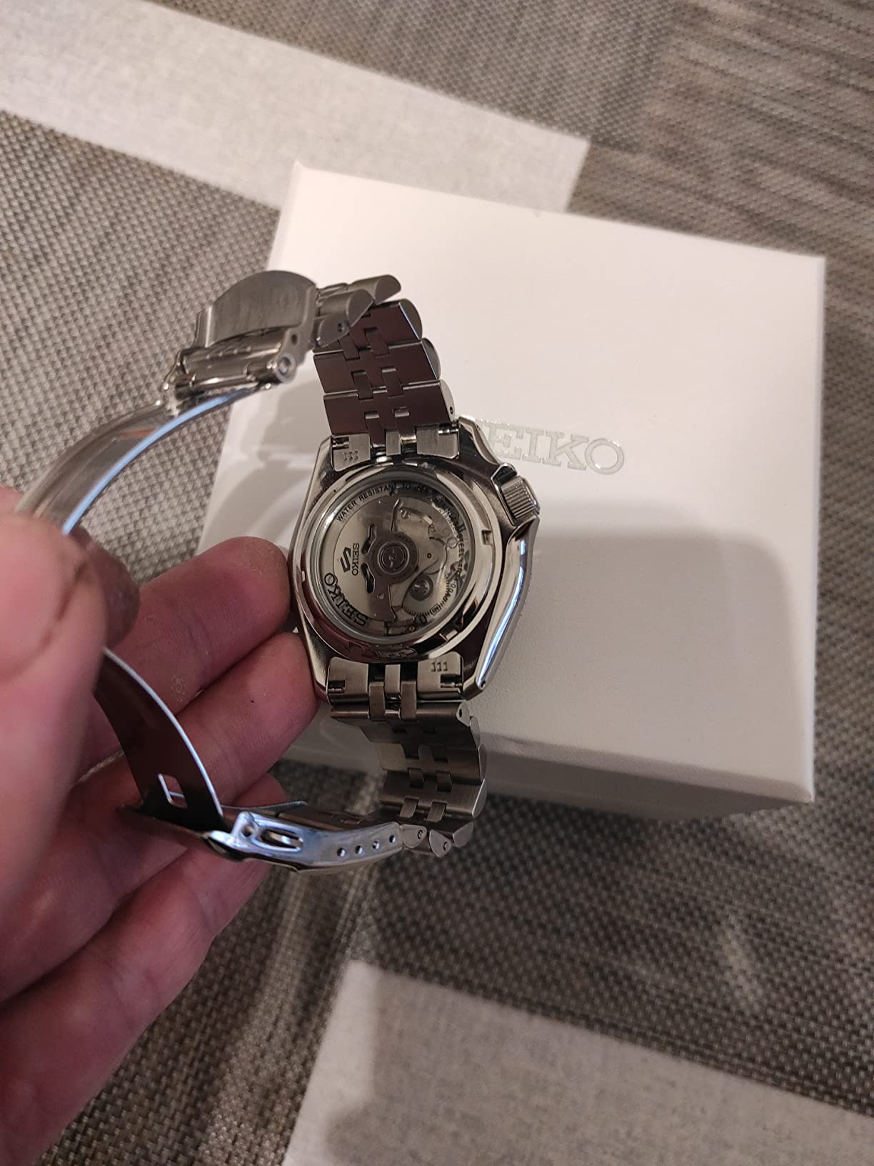Lúmen do Seiko no escuro