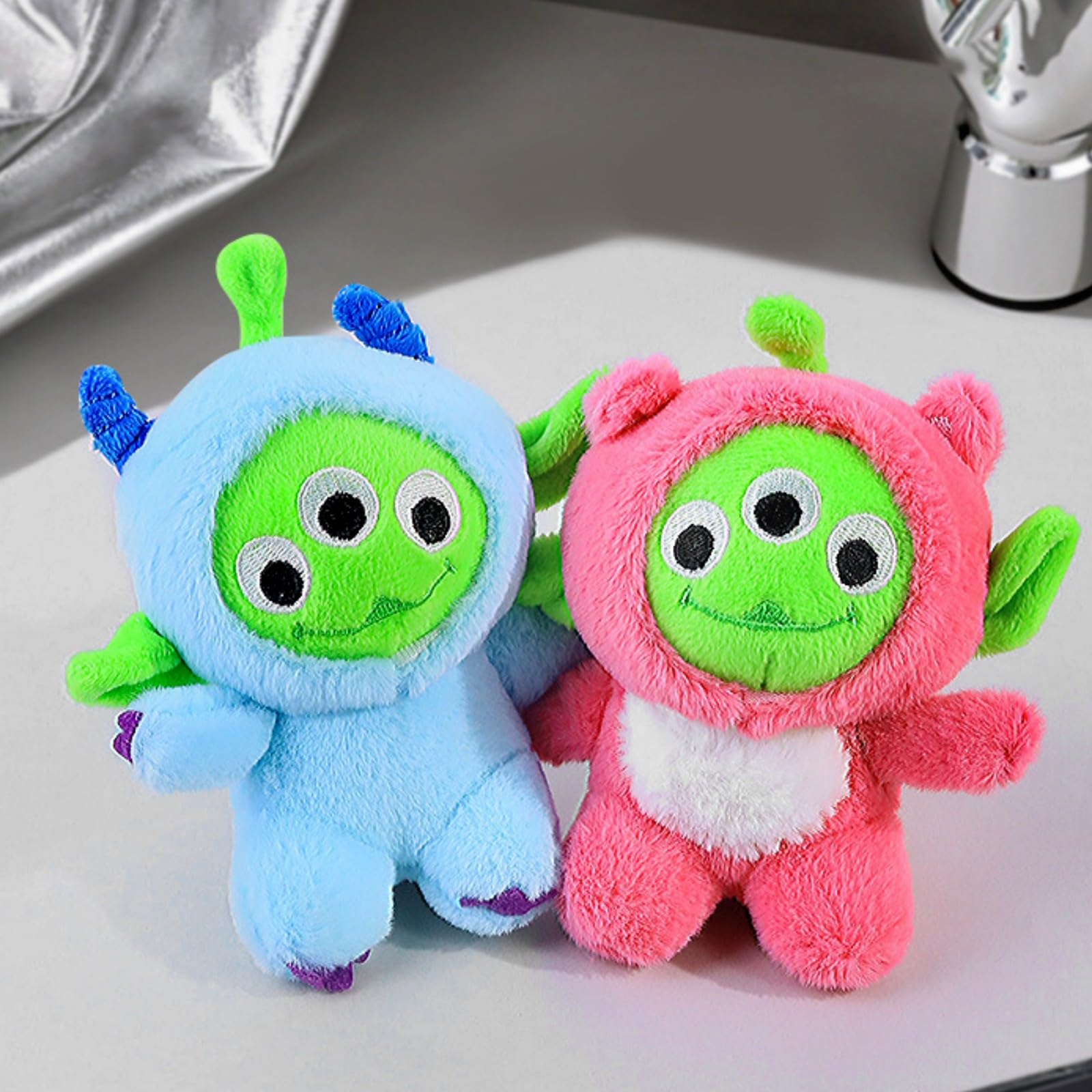 Amazon.co.jp: エイリアン ぬいぐるみ 13cm 三つ目 キーホルダー