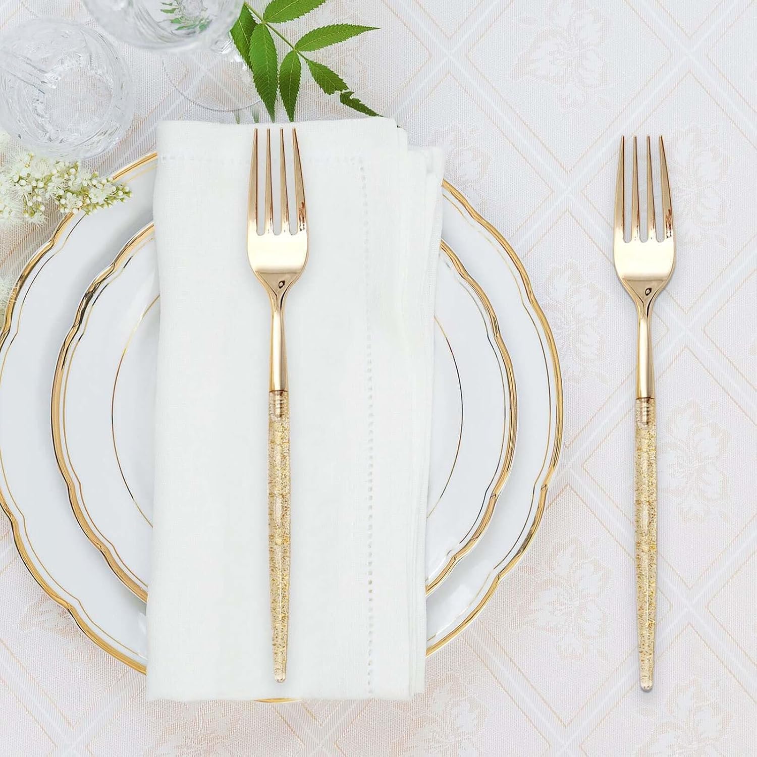 Efavormart 24 Pack Gold Glitter Plastic Forks - Heavy Duty Sparkle Disposable Silverware - Premium Fancy Cutlery for Wedding, Birthday Party & Catering