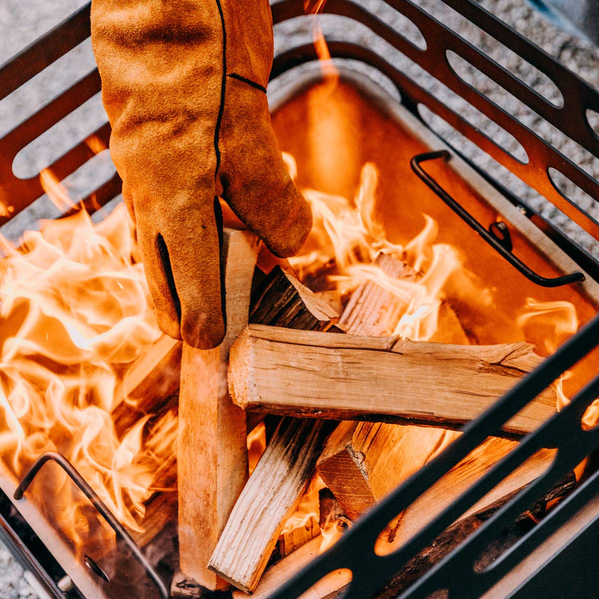 höfats - Cube Feuerkorb - Feuerschale, Feuerstelle, Grill, Hocker und Tisch - für Garten und Terrasse - Edelstahl - schwarz - mit integrierter Löschfunktion