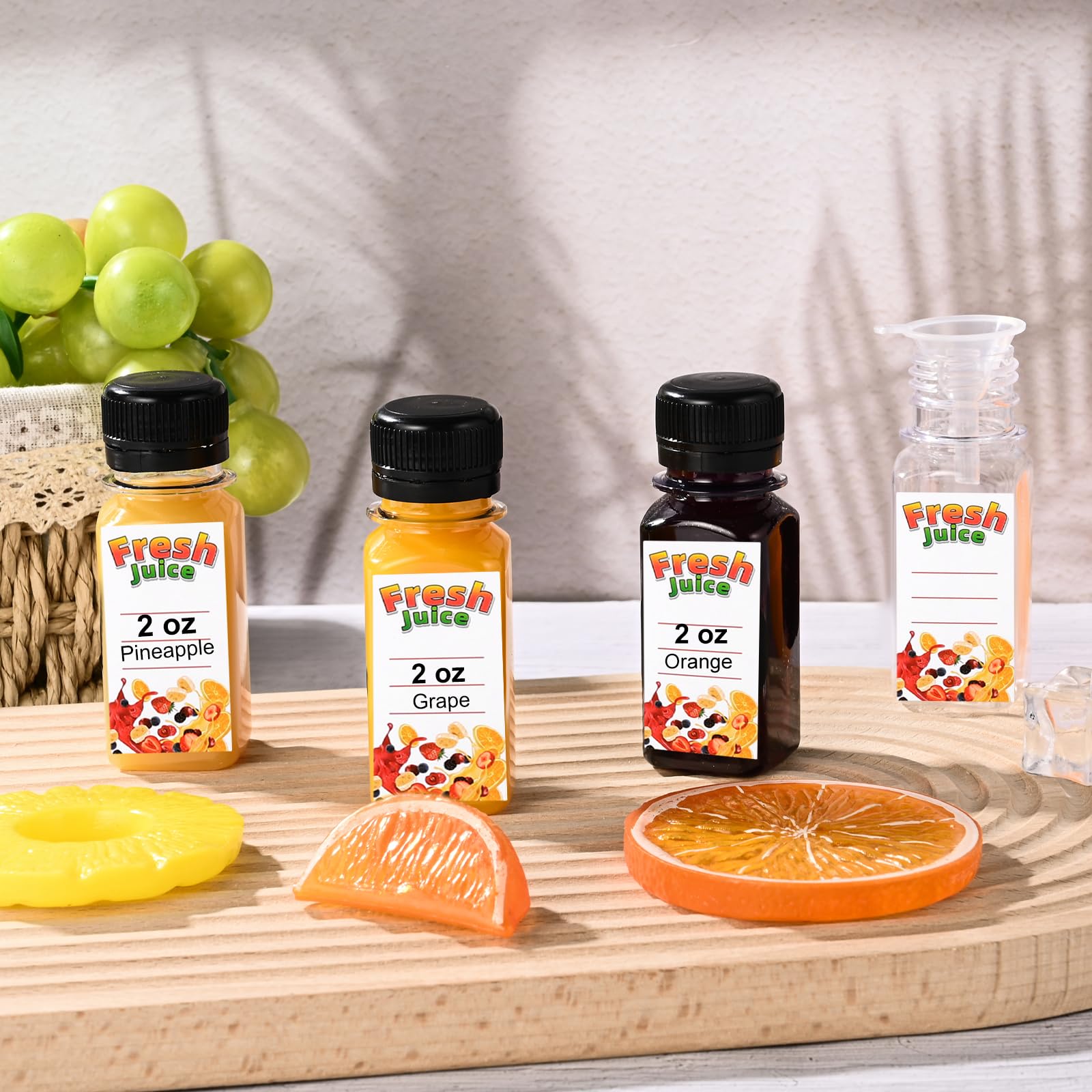 Confezione da 100 bottigliette da 56,7 g con tappi, piccole bottiglie di plastica per liquidi, liquori, succhi di frutta, whisky, bottiglie da viaggio riutilizzabili con scala, imbuti, adesivi per fai