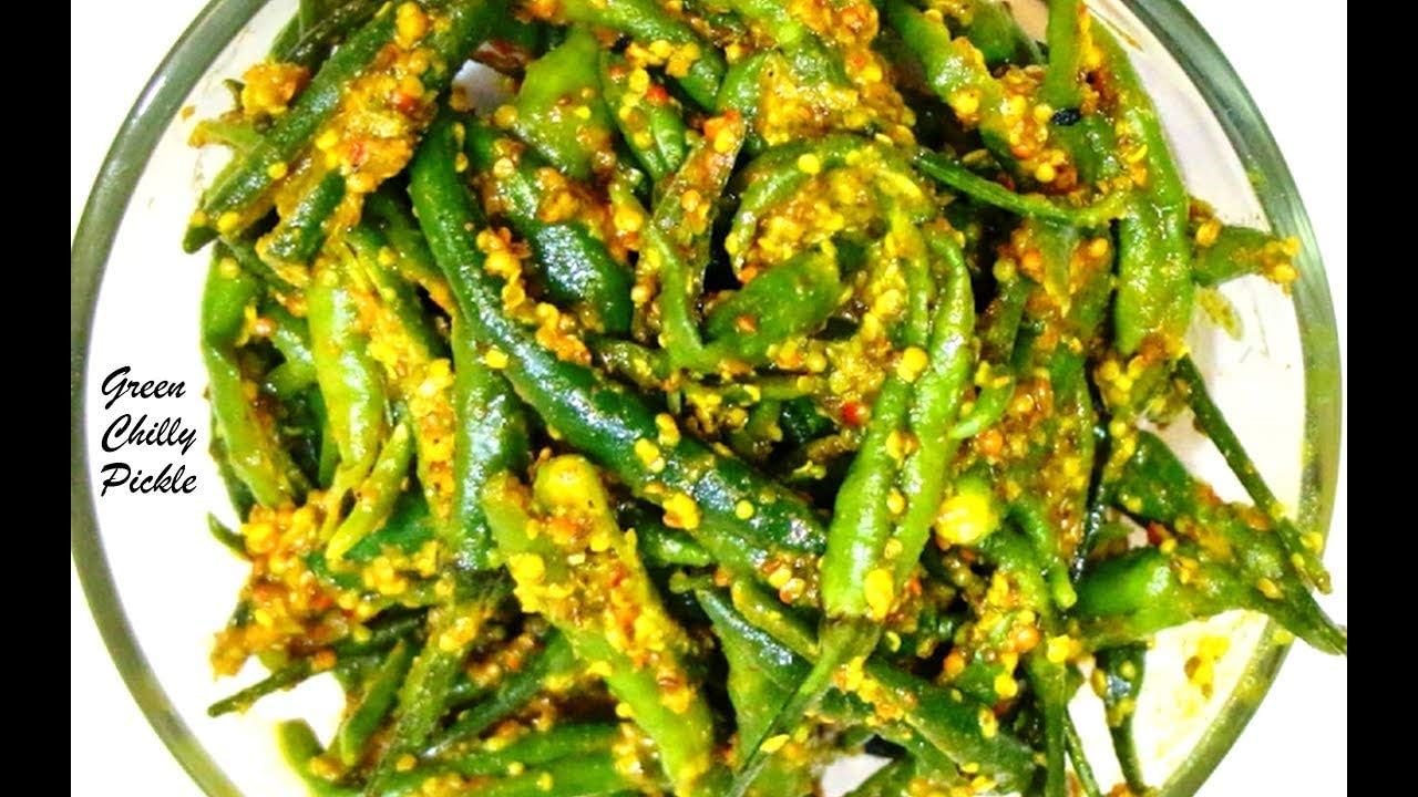 Sun Grow Maa Ka Hath Ka/Mother Made Homemade Masalo Se Bana Chatpata Marwari Rajasthani Green Chilli Pickle, 1 kg in Jar