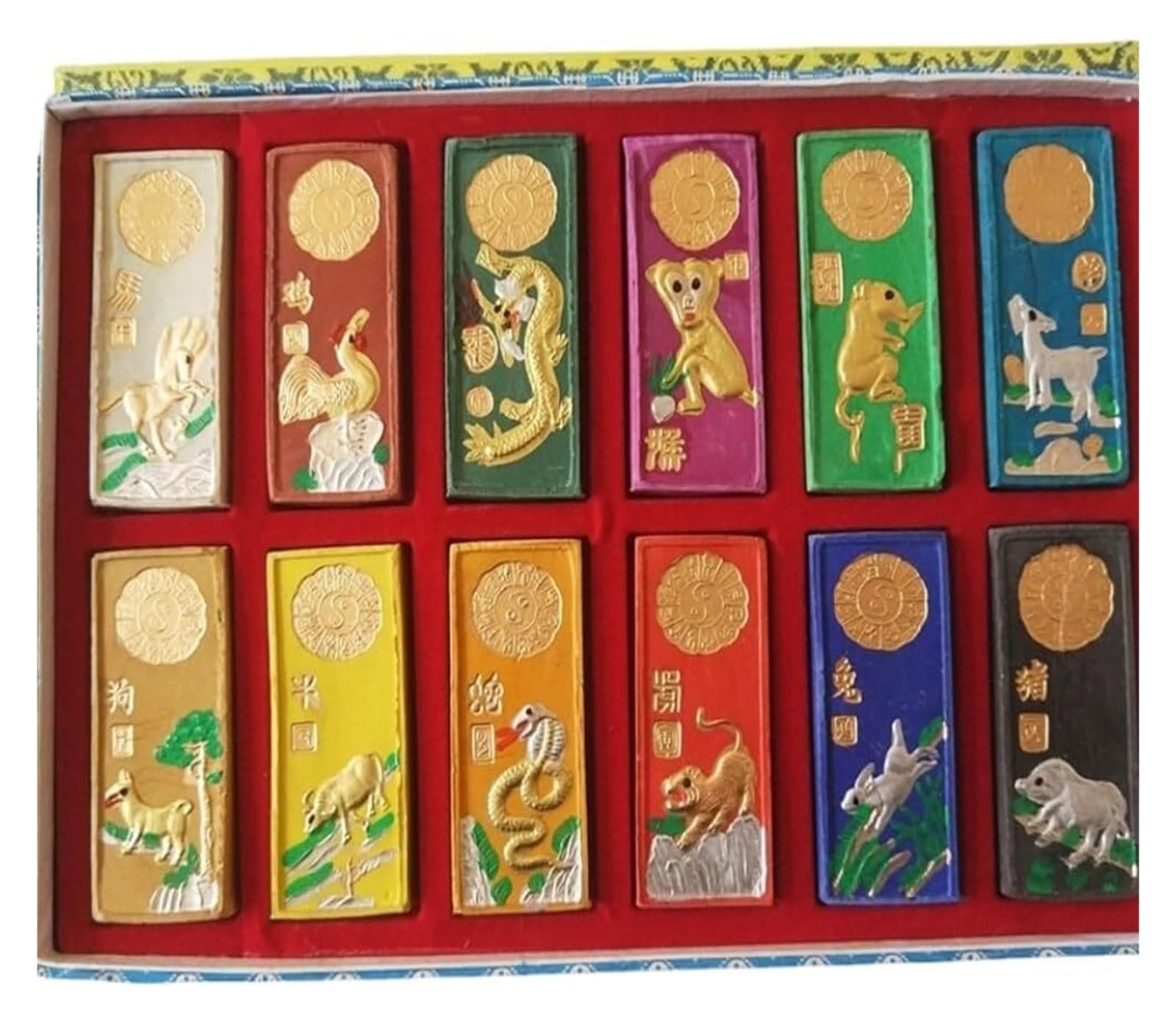 Encre de suie fabriquée à la main, Pratique de la calligraphie et de la peinture for les étudiants avec une boîte à encre et douze bandes d'encre colorées du zodiaque