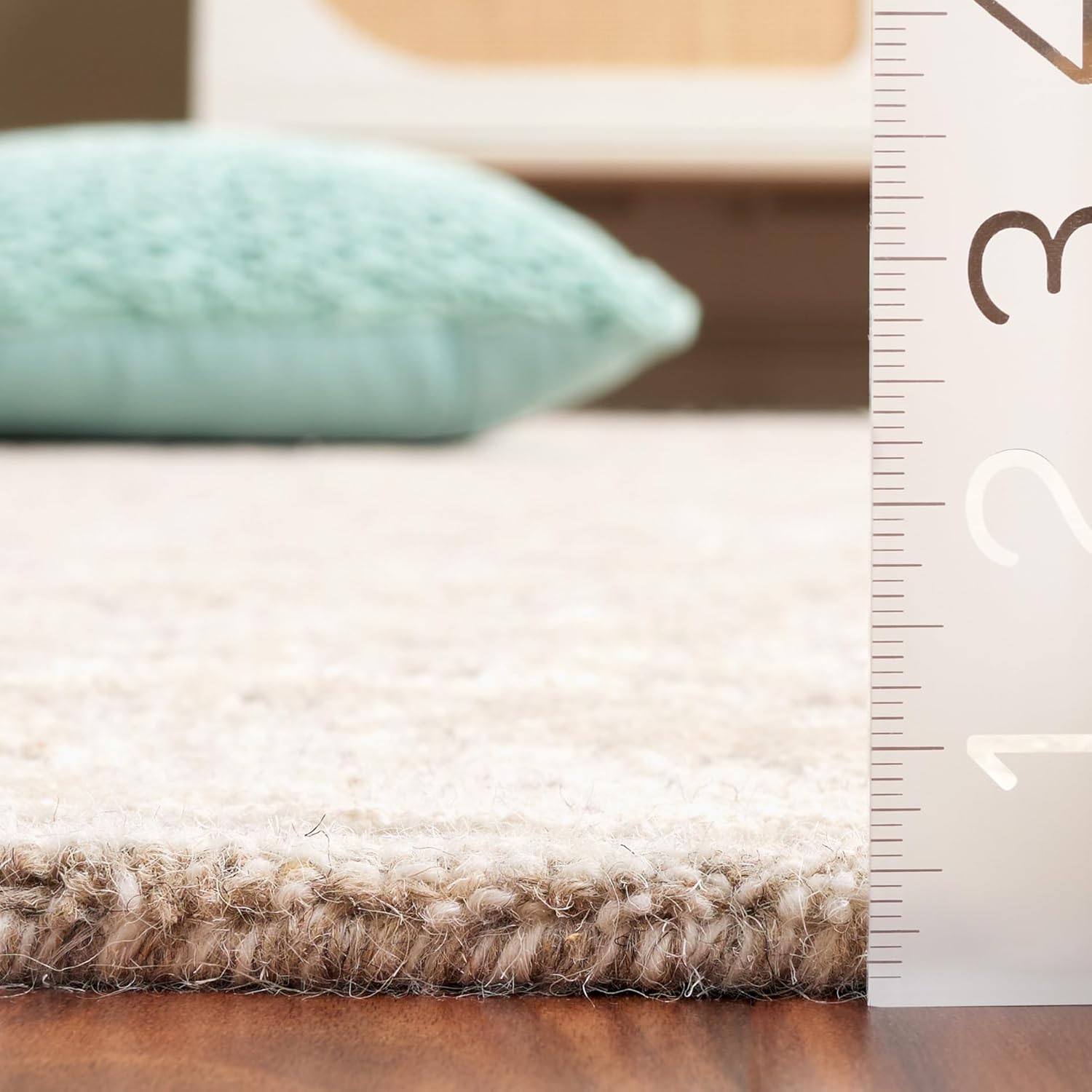 SAFAVIEH Glamour Collection Runner Rug - 2'3" x 9', Beige & Ivory, Floral Design, Handmade Wool & Viscose, Ideal for The Living Room, Bedroom, Dining Room (GLM551B-29)