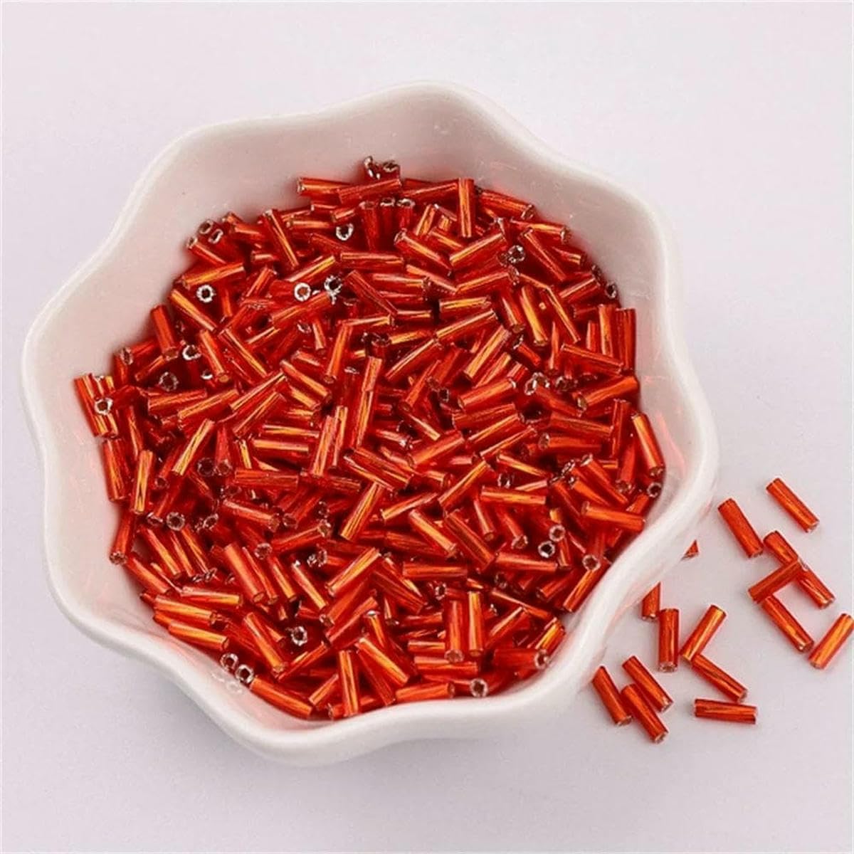 Lot de 300 perles tubulaires torsadées en verre 11/0, 2 x 6 mm, pour la fabrication de bracelets, de bijoux, de robes, de vêtements, accessoires, rouge vif, 35, 2 x 6 mm, 450 g, 13 500 pièces