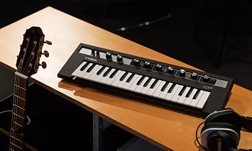 Yamaha REFACE CP Portable Electric Piano and Vintage Keyboard Sound Engine with 37 Mini-Keys