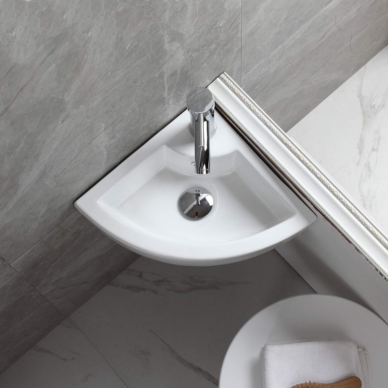 Lavabo d'angle mural avec robinet Siphon Lavabo en céramique fait main Blanc brillant Design simple Facile à installer et à nettoyer pour salle de bain Vestiaire WC