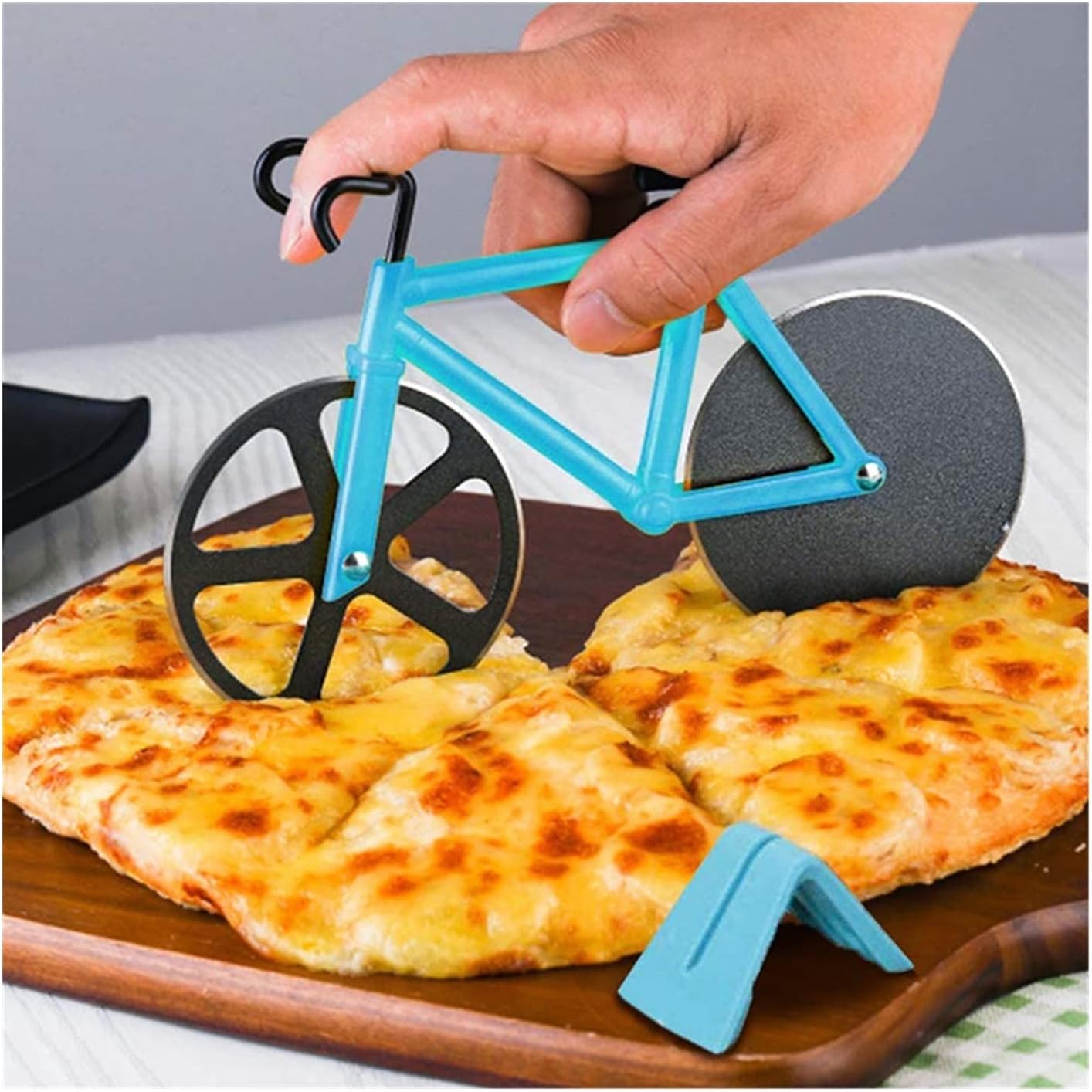 Pizza Slicer Creative Bike Pizza Cutter Knives Kitchen Non-Stick Stainless Steel Two-Wheel Bicycle Shape Pizza Cutting Knife Pizza Tools Pizza Cutters (Color : Blue)