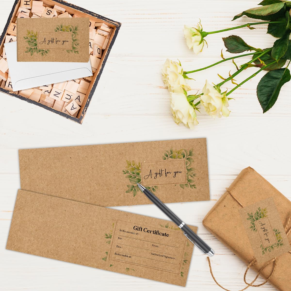 50 juegos de certificados de regalo para negocios, tarjetas de regalo de papel kraft en blanco con sobres, regalos para salones, restaurantes, spa, matrimonio, cumpleaños, clientes de 11.8 x 3.9