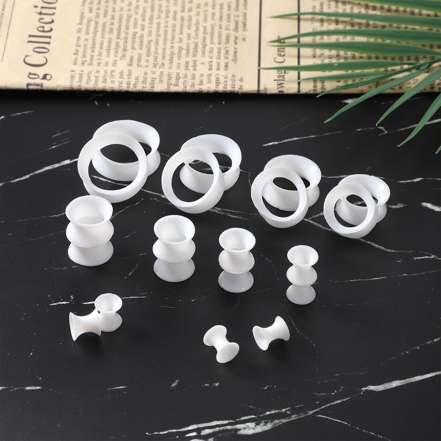 20Pcs White Ear Tunnels Plugs Silicone Gauges for Ears 4mm-20mm Double Flared Rubber Gauge Tunnels Plugs Flexible Ear Piercing Jewelry Stretchers Expander Stretching Kit 6G-7/8In