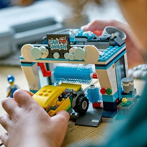 Miniatura 7 de LEGO City Car Wash 60362 - Juego de juguetes de construcción, divertida idea de regalo para niños a partir de 6 años, incluye cepillos giratorios