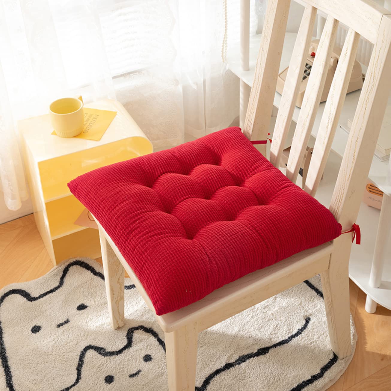 モダンデザインの赤いクッション椅子 Amazon.co.jp: [KUZQIM] クッション 座布団 レッド チェアパッド
