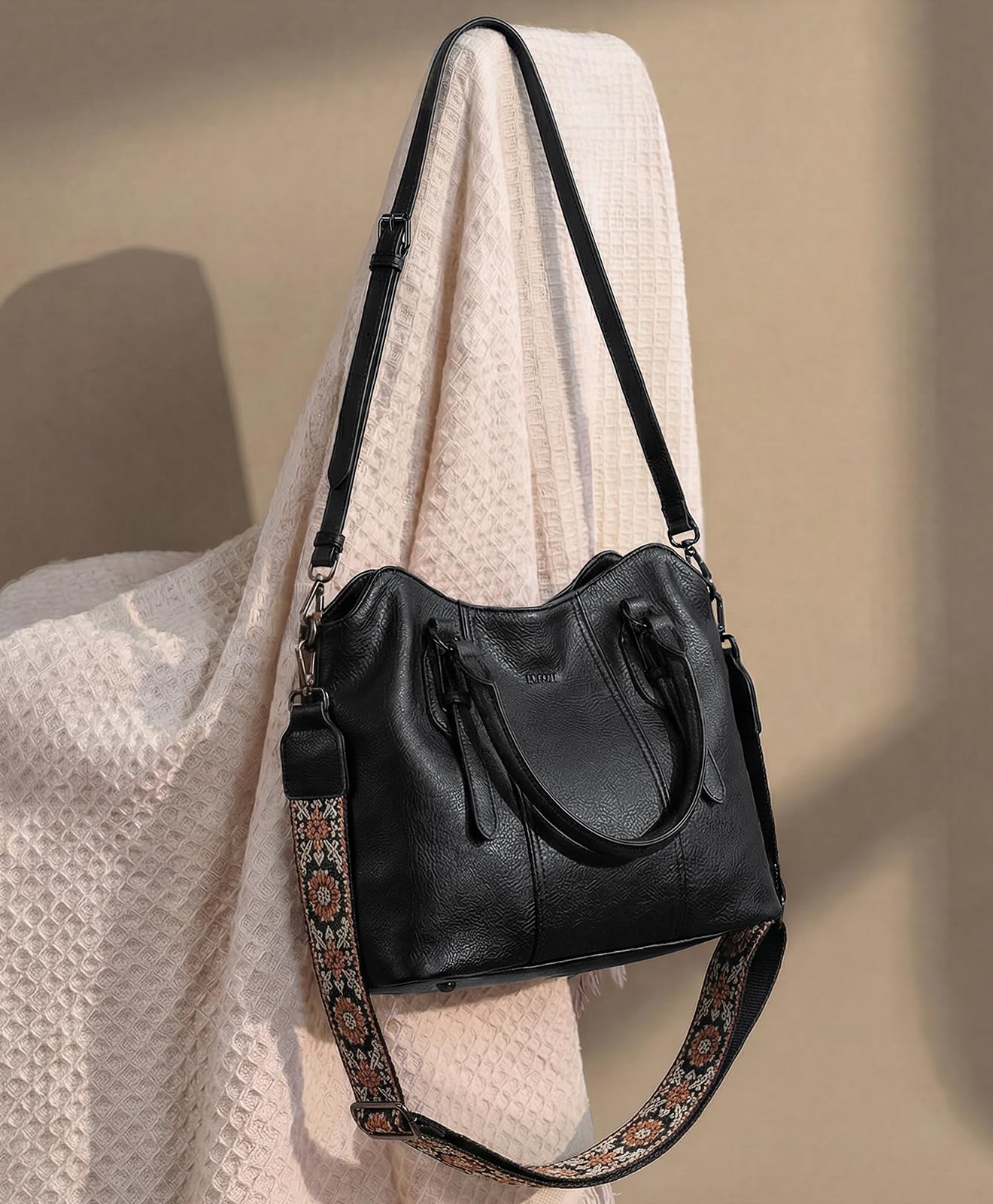 VASCHY Torby hobo dla kobiet, wegańska skórzana torba z górnym uchwytem, torebka na ramię, torebka z paskiem do gitary crossbody,