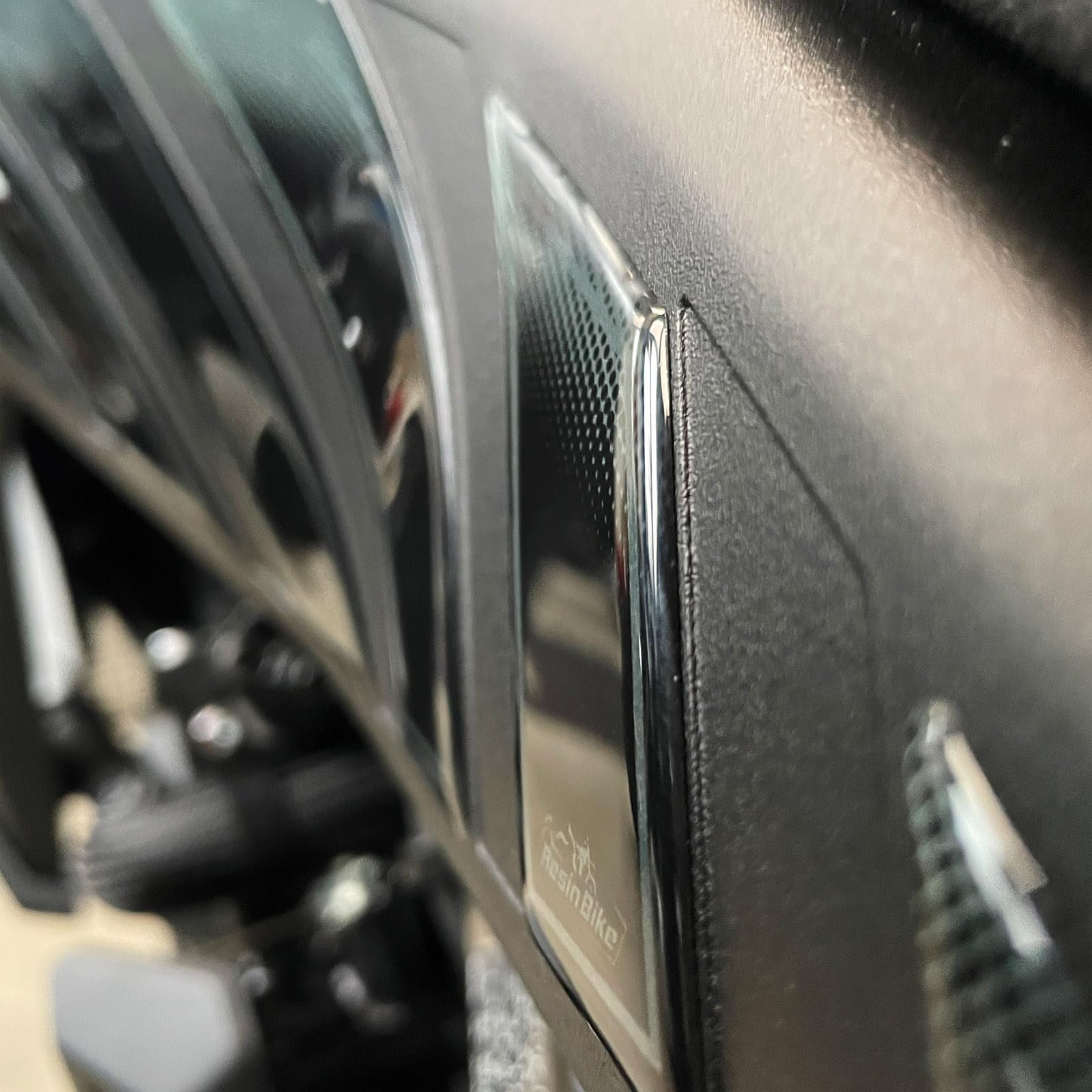 Resin Bike Aufkleber Motorrad Kompatibel Mit Suzuki V-Strom 800 SE 2023-2024. Motorrad Seitenschutzgitter Tank-Schutzfolie vor Stößen und Kratzern. Aufklebersatz 3D-Harzklebstoff - 3D Stickers