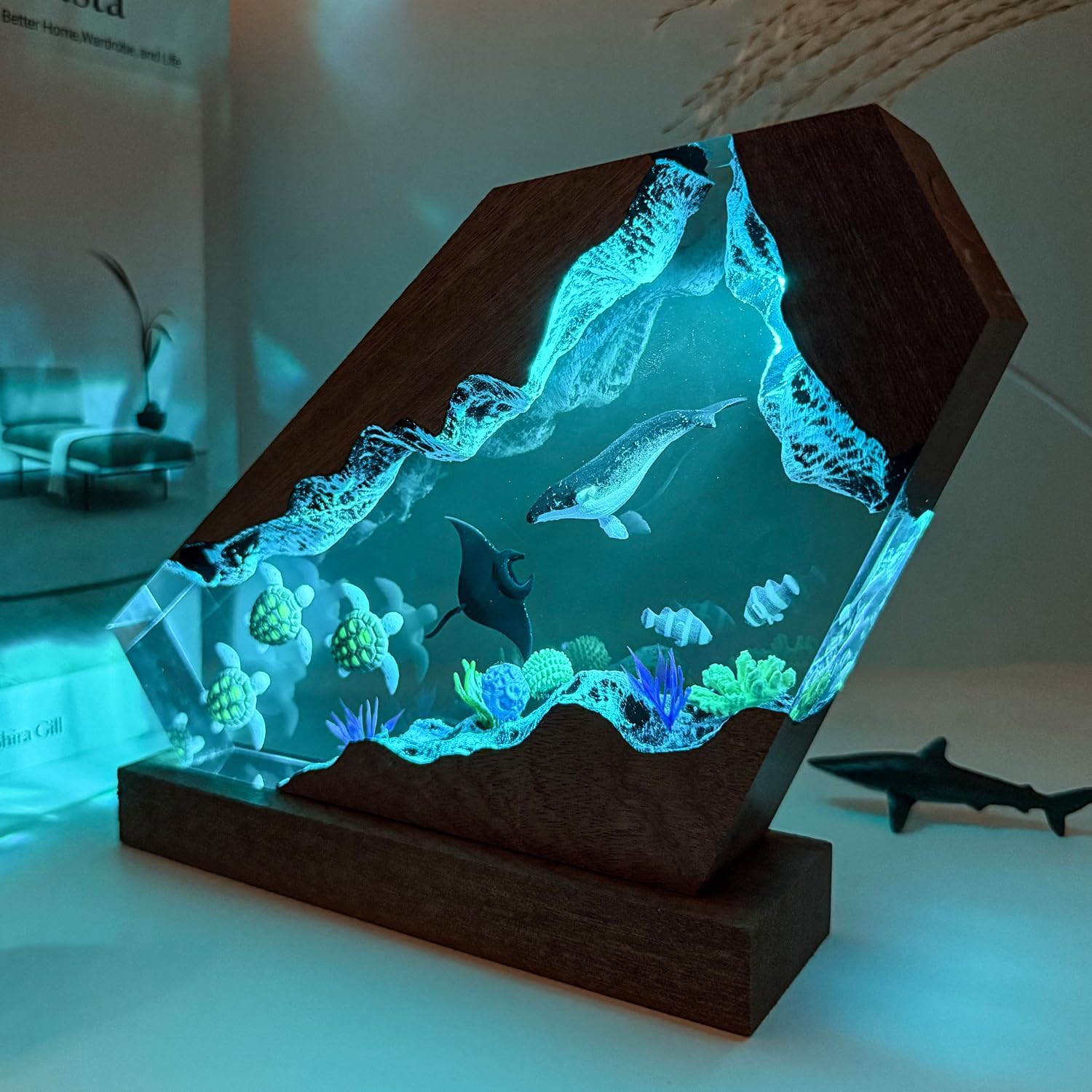 Humpback Whale Resin Ocean Lamp, Handmade RGB Resin Night Light with Wooden Base,Turtles Gifts for Women, Ocean Lover Collectibles, Unique Birthday Valentine's Day Gifts for Him & Her (S 6"x4")