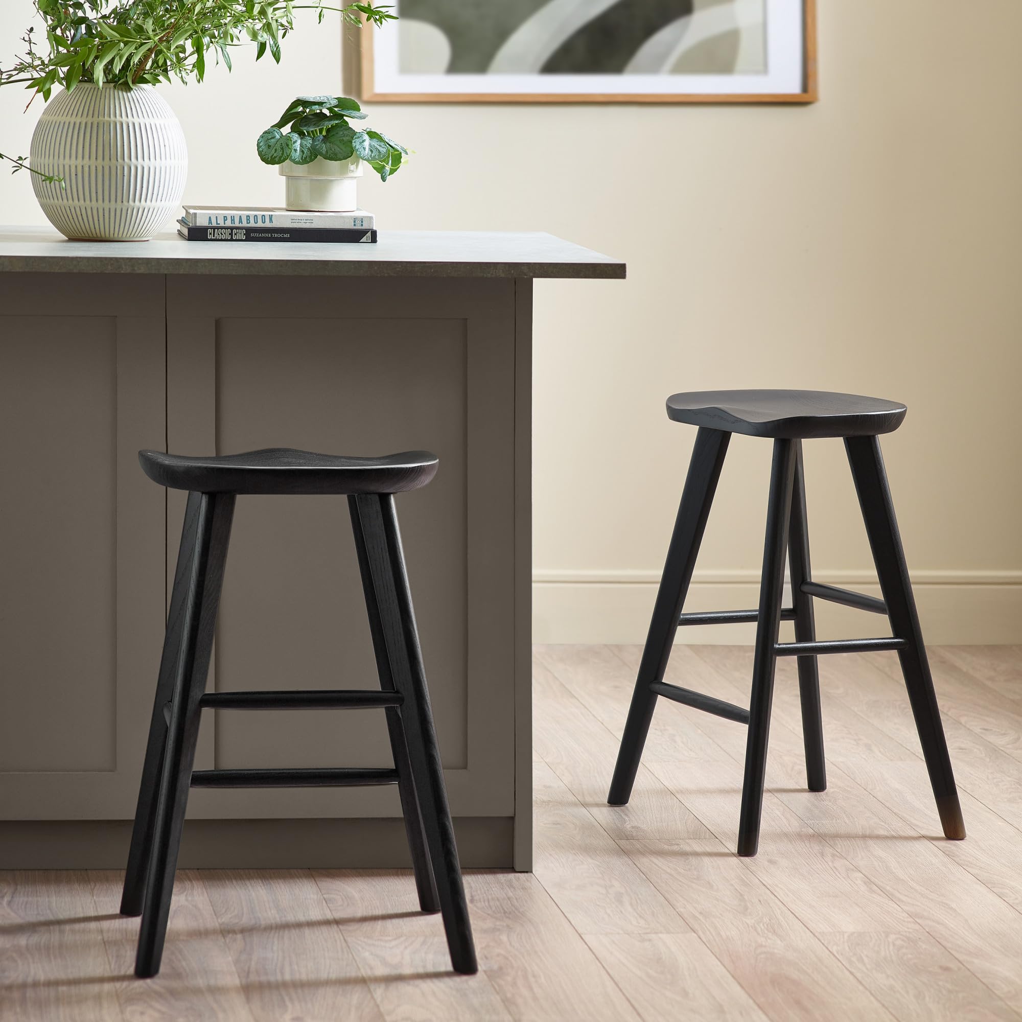 Julian Bowen Mulu Bar Stool - Solid Oak Barstool with Saddle Seat, Wooden Legs & Footrest, 66cm Tall Kitchen Island Stool for Breakfast Bar - Black