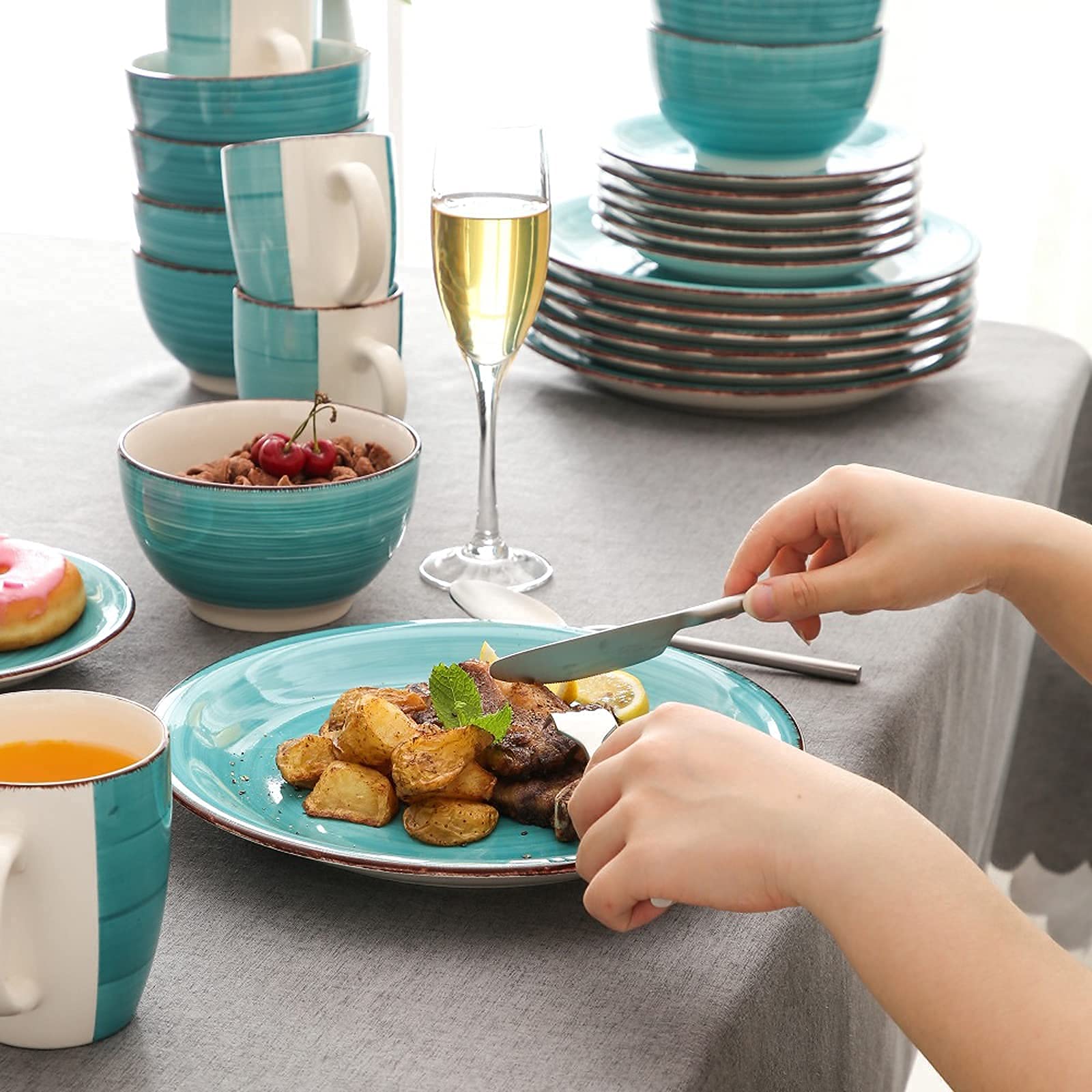 Porcelanowy zestaw zastawy stołowej w stylu vintage, 16/32 sztuki, ceramiczne talerze obiadowe, talerze deserowe i miski - elegancka zastawa stołowa do jadalni do domu i kuchni