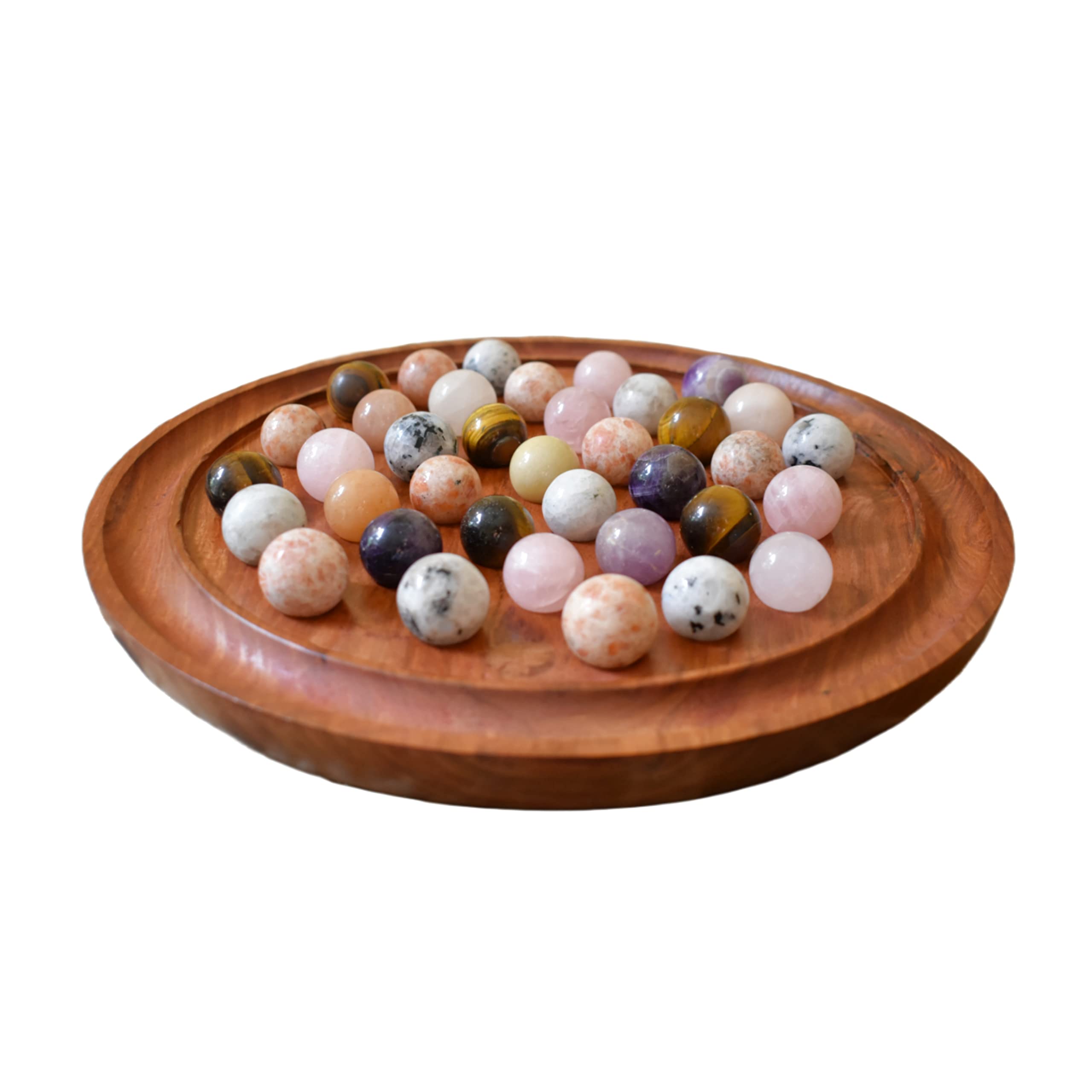 jeu de solitaire en bois avec des billes en pierres de Madagascar