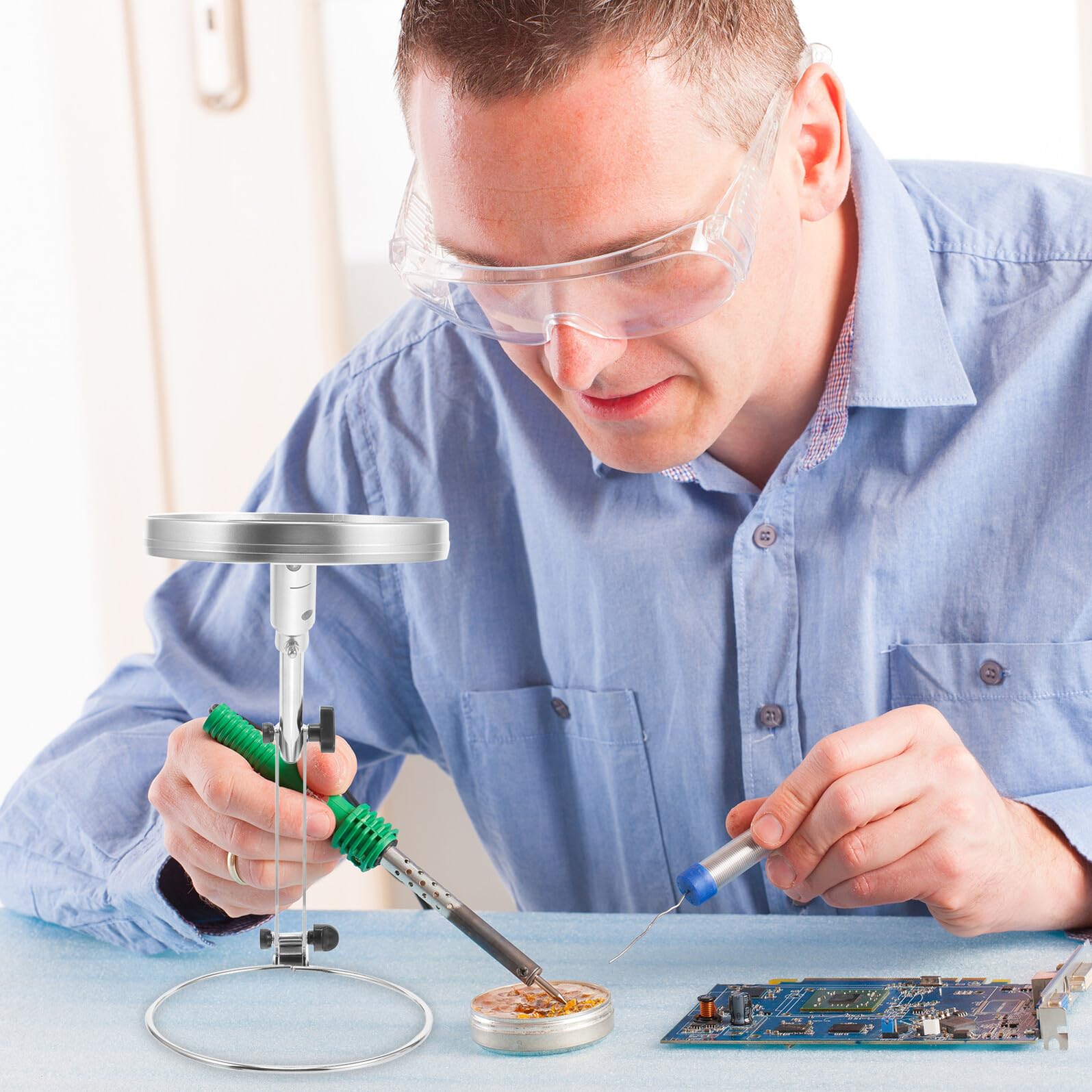 Healeved Große Leselupe mit Licht und Ständer Faltbare LED Lampe aus Kunststoff und Metall für Kreuzstich und Schmuckherstellung Tragbar mit Abnehmbarem Griff