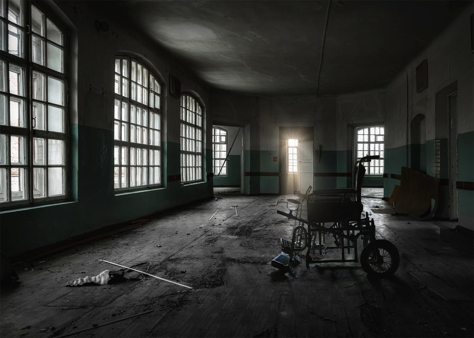 15x10FT (4.6x3m) Sala D'Ospedale Con Sedia A Rotelle Sfondo Fotografico | Galleria Medica Diroccata Fondale In Tessuto,Sedia A Rotelle Finestre A Griglia,Per Feste Horror E Foto,Photo Booth
