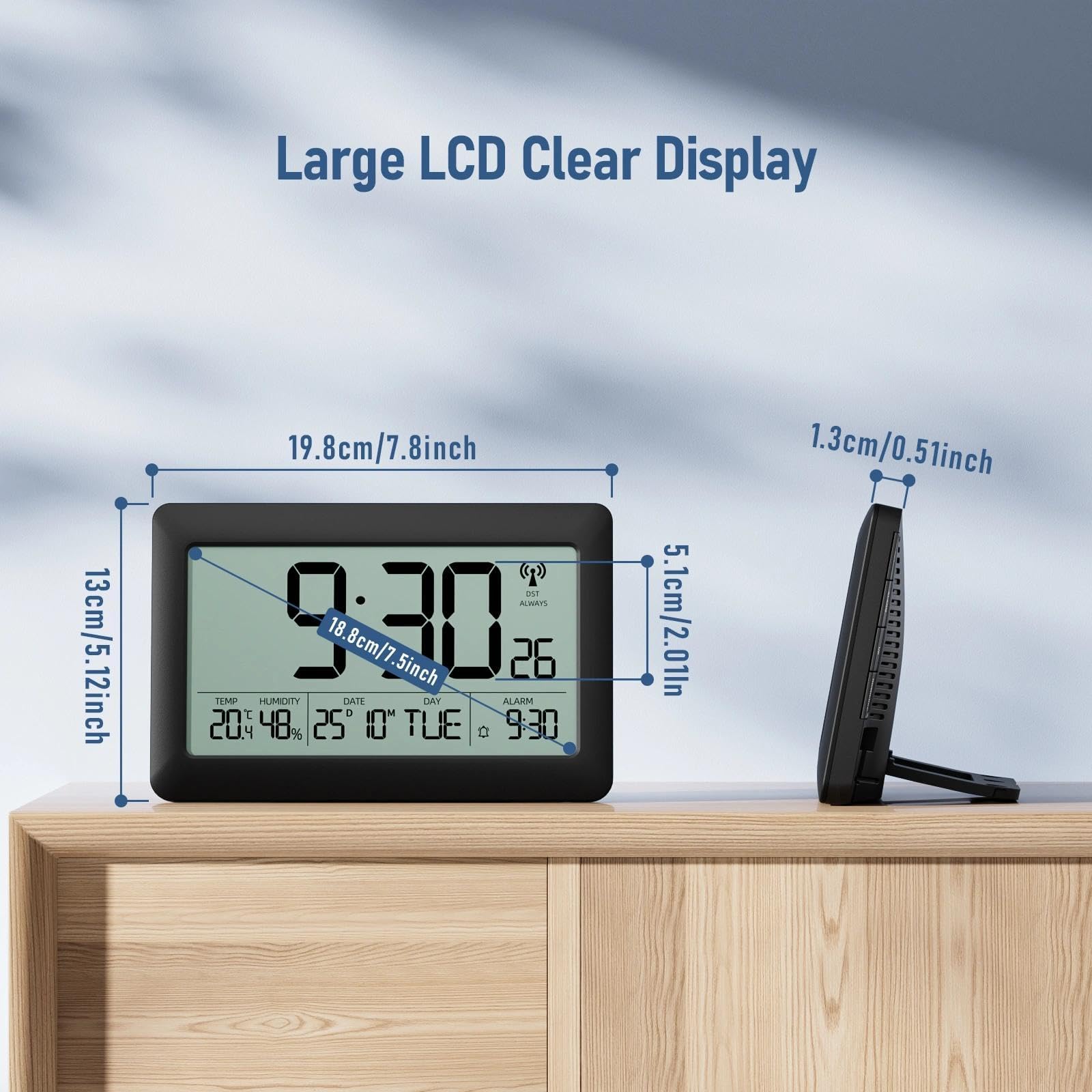 LATEC Orologio, Sveglia Digitale Radio Controllata con Ampio Schermo LCD da 7,5" - Orologio Digitale a Batteria con Temperatura/Umidità/Calendario - Sveglia/Funzione Snooze – Retroilluminazione