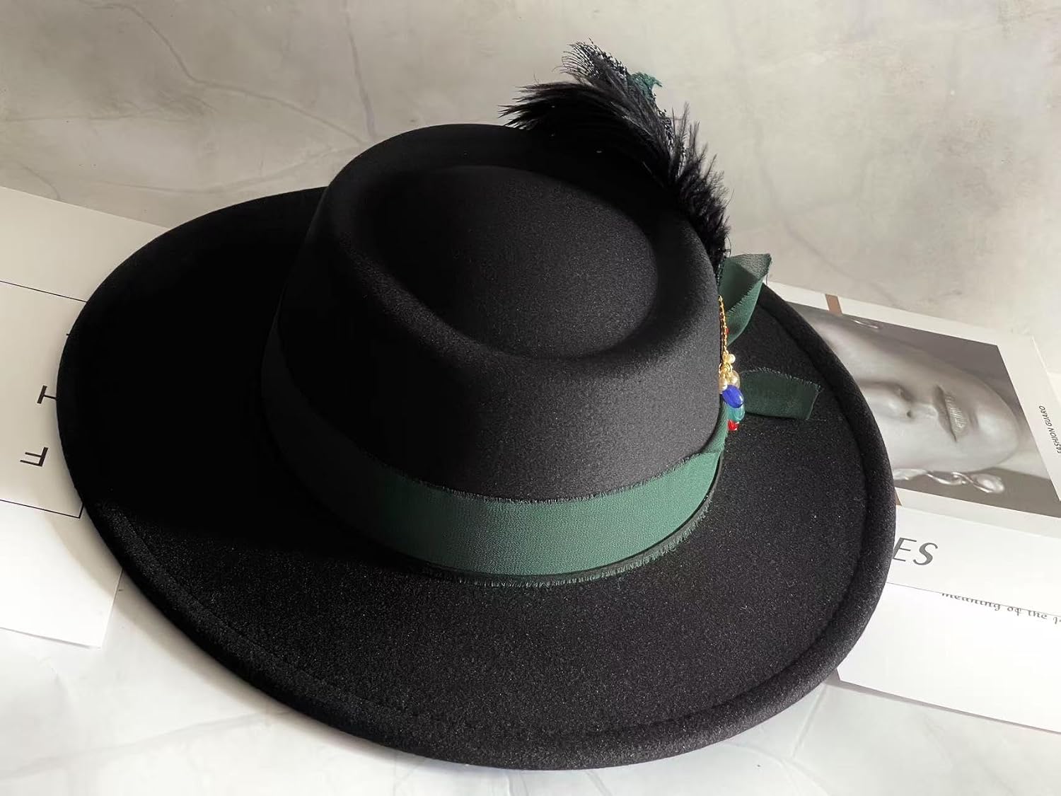 Women Vintage Wide Brim Warm Wool Fedora Hat with Peacock- Belt Wide Brim Hat Felt Designer Hats for Party Wedding 2025