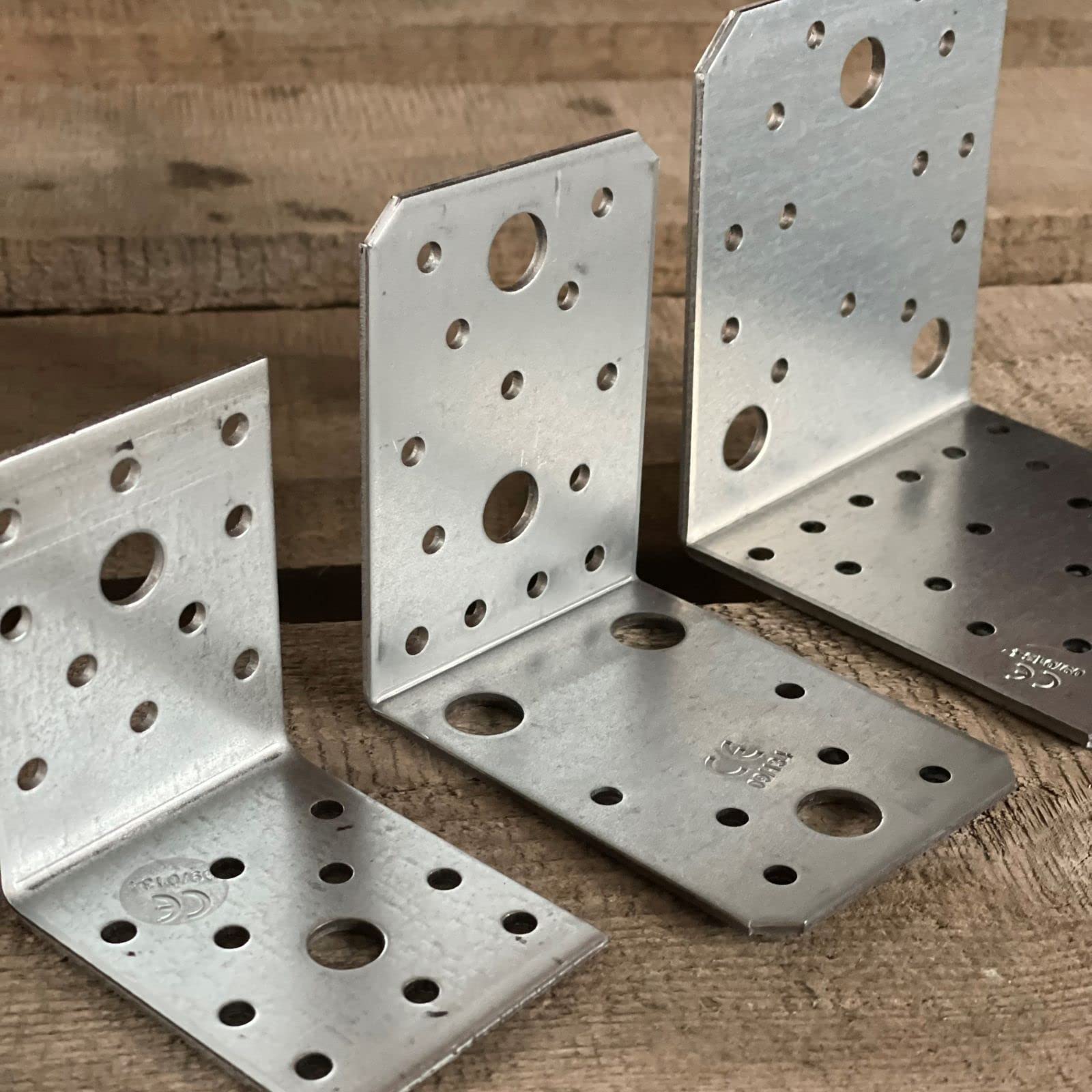 Winkelverbinder ohne Steg 105x 105 x 90 x 3 mm - 40 Stück - Holzverbinder Bauwinkel Eckwinkel Lochwinkel mit CE Zertifizierung Feuerverzinkt (105 x 105 x 90 mm - ohne Sicke)