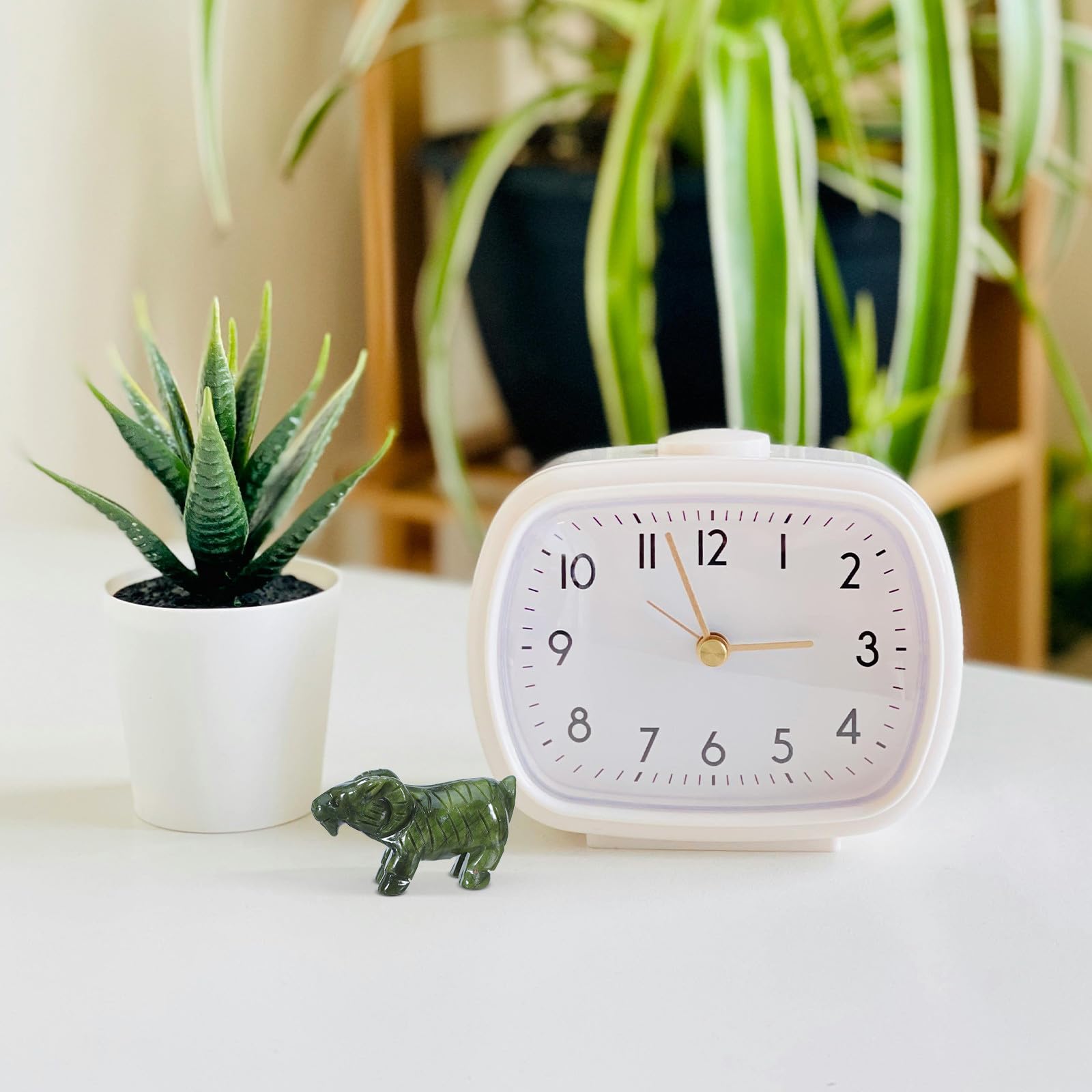 Jadeitowa figurka barana: figurka owcy w stylu Feng Shui – chińska rzeźba zodiaku przynosząca szczęście i sukces – ręcznie wykonana zwierzęcia z jadeitu na półkę biurkową i do wystroju