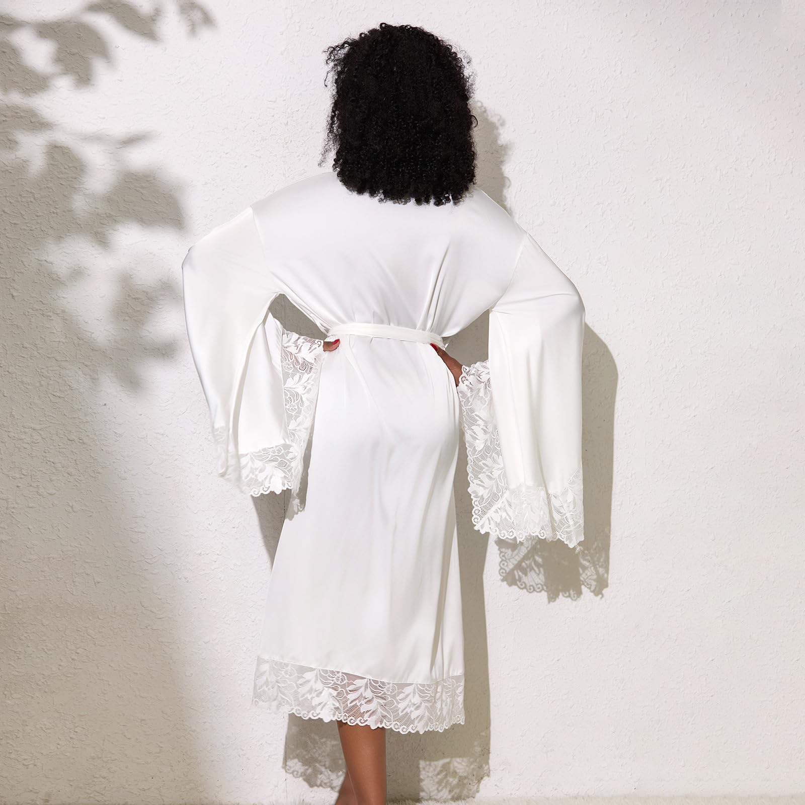 Nuisette Transparente Nuisette Sexy en Satin À Manches Longues Évasées Et Bordure en Dentelle en Soie Glacée