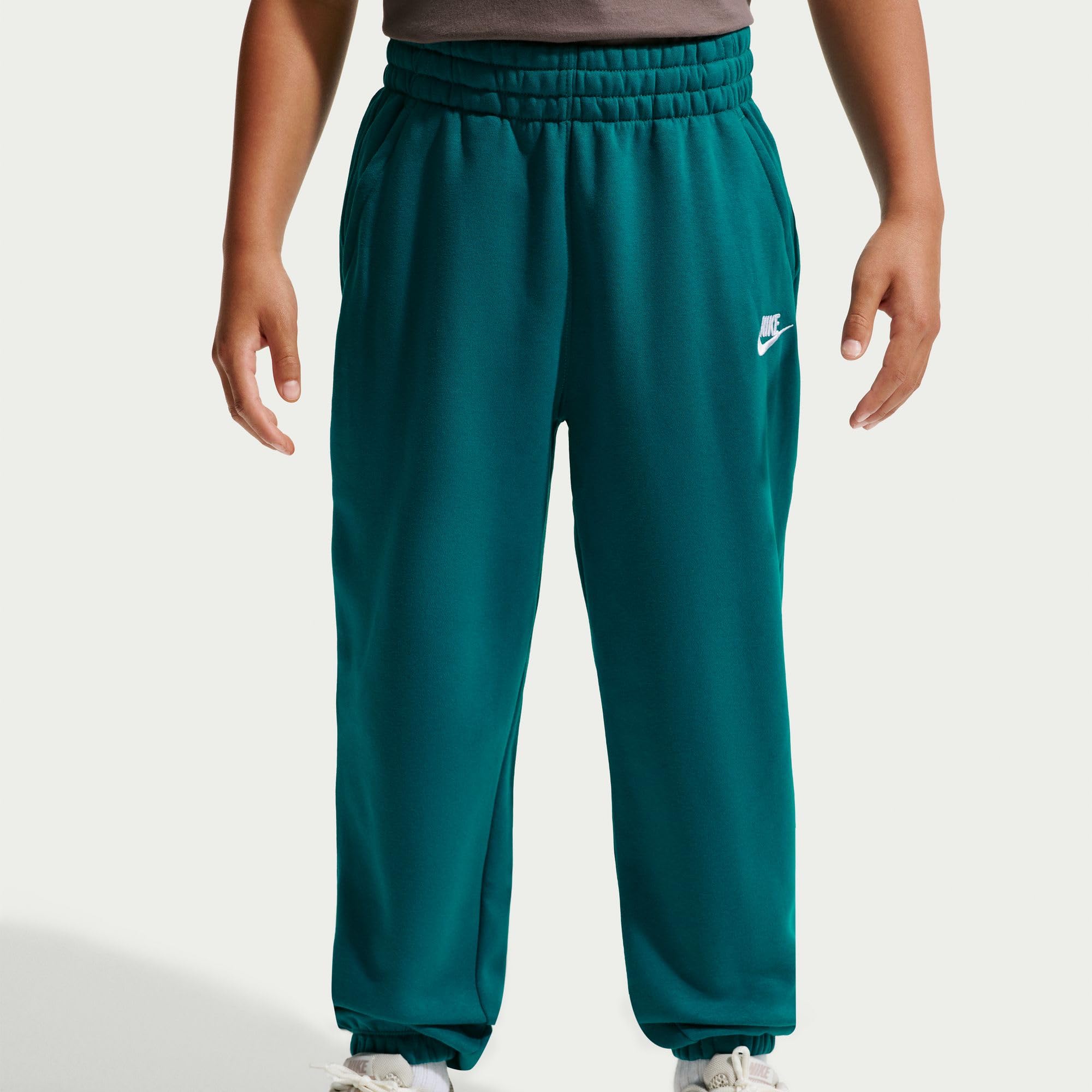 Nike Sportswear Club IQ6116 - Pantaloni Larghi in Pile per Bambini più Grandi
