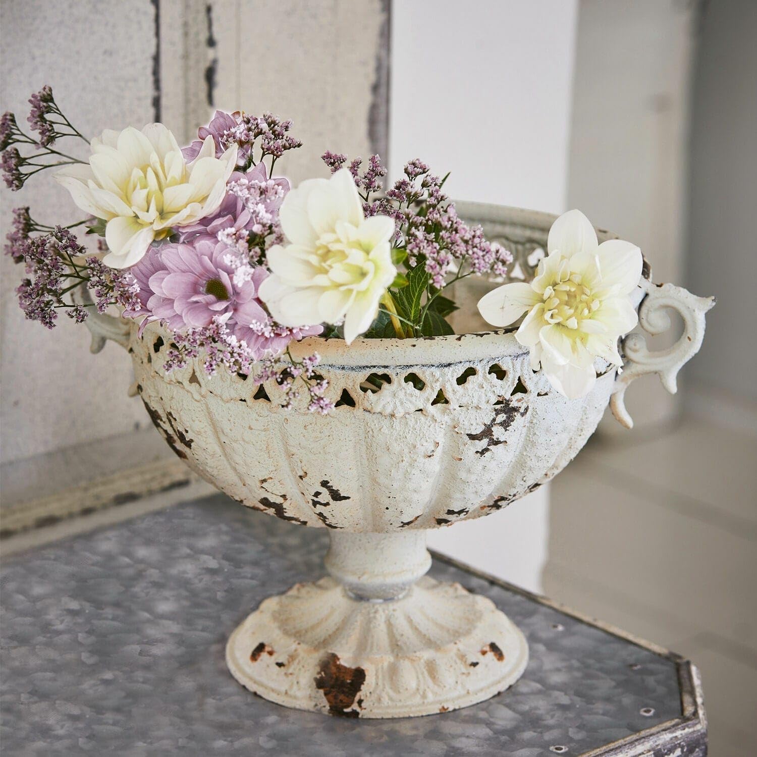 Loberon Amphore Vescemont, Patina Wirkt Authentisch Antik, Kunstvoll Verziert, Dekoration, Wohn-Accessoire, Blumengefäß, Blumenvase, Eisen, antikcreme