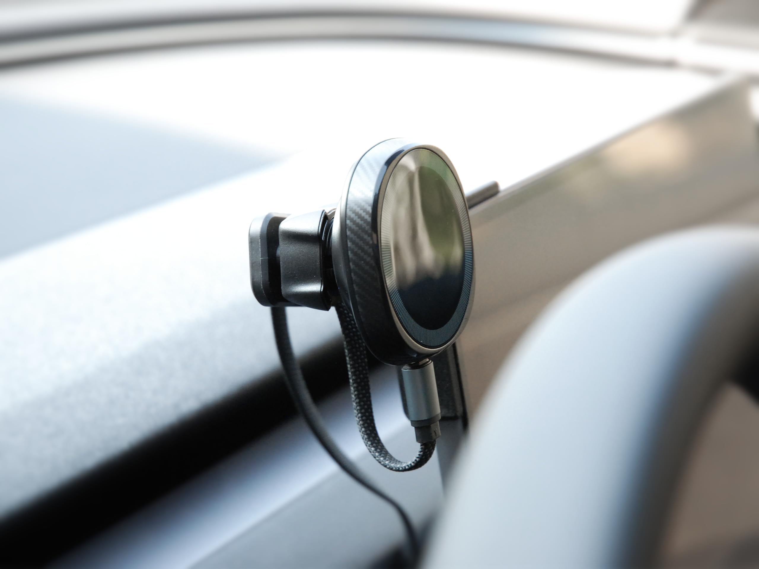 Supporto magnetico per cellulare con ricarica wireless per Tesla Model 3 Highland I 360° 15W Ricarica Rapida Wireless I Nero Magnetico Supporto Cellulare Compatibile con Tesla Auto
