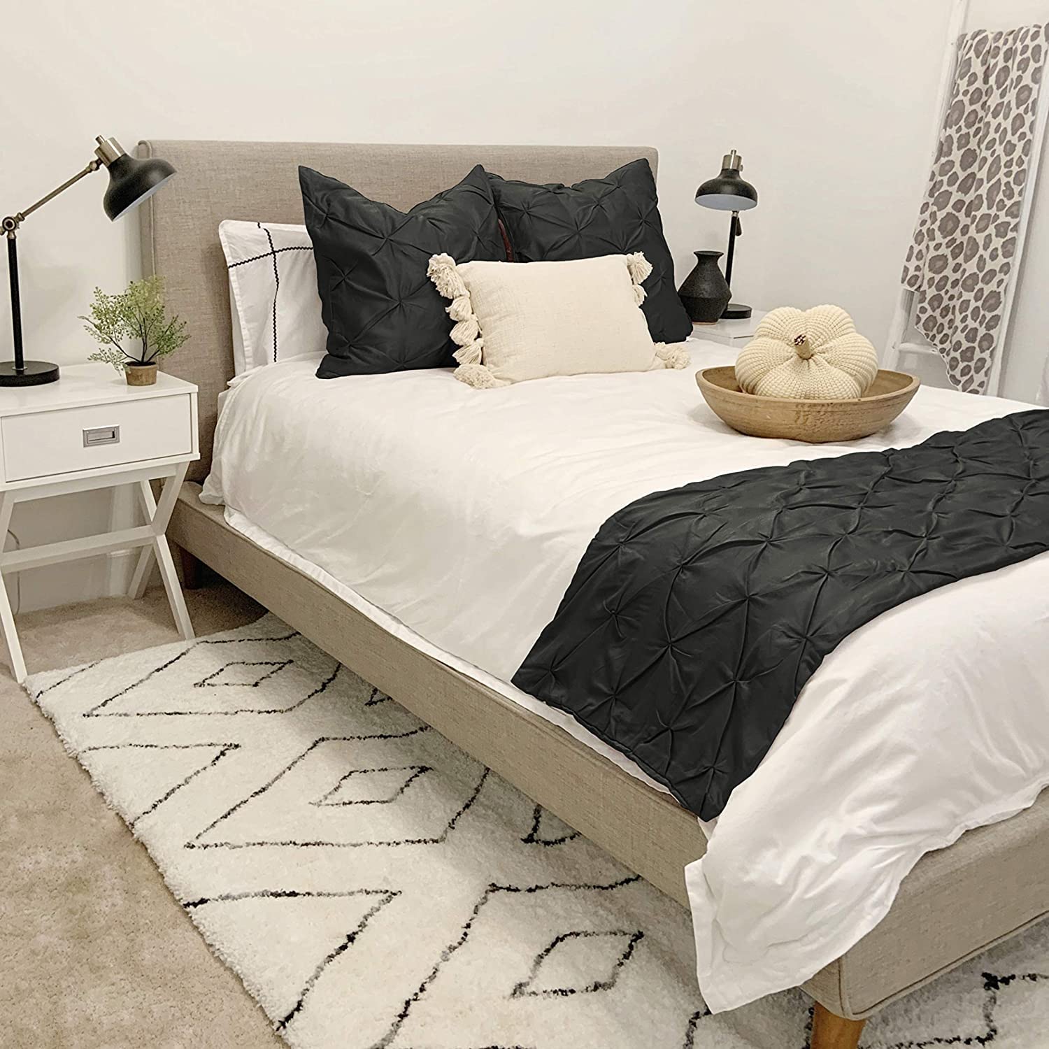 Elegant Linen StoreElegant Linen Store Bed Runner Set 100% Cotton 800 Thread Count 3 Piece Pinch Pleated Bed Runner Set, Decorative Bed Scarf, 1 Pinch Pleated Bed Runner and 2 Piece Cushion Cover (King, Dark Grey)